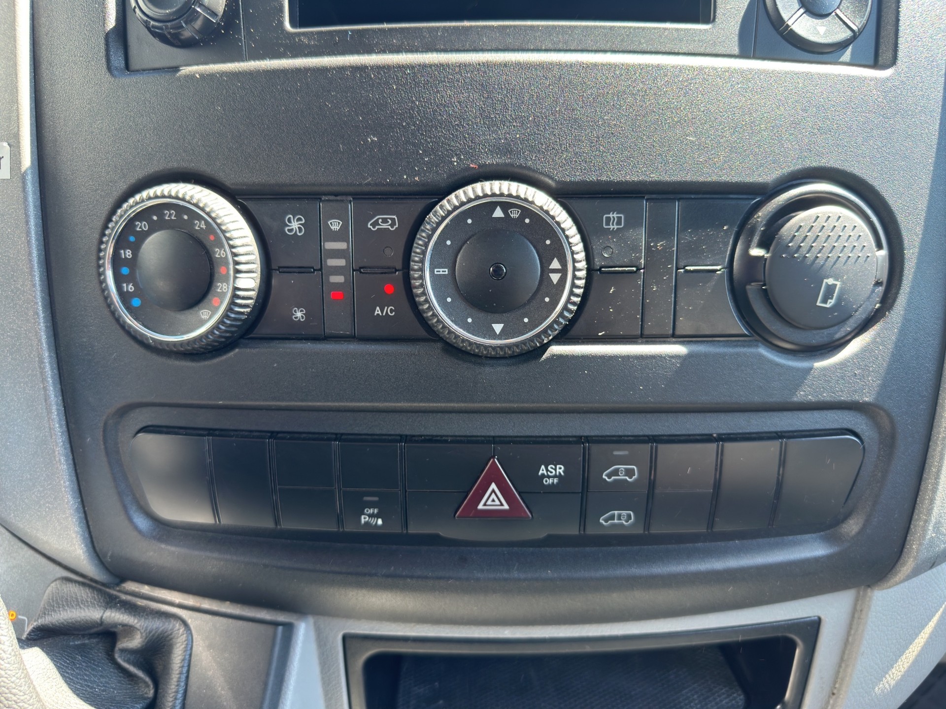 MERCEDES-BENZ Sprinter 316 CDI Standard 4x4 Automat-image-22