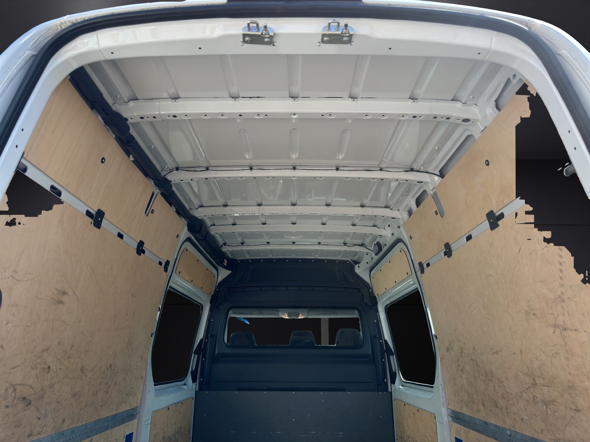 MERCEDES-BENZ Sprinter 316 CDI Standard 4x4 Automat-image-30