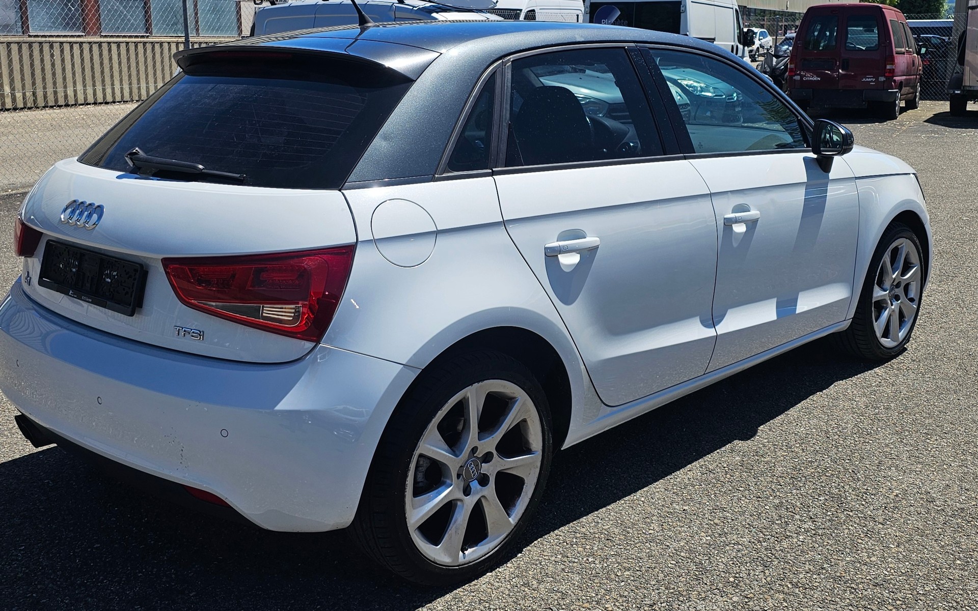 AUDI A1 Sportback 1.4 TFSI Attraction S-tronic-image-3