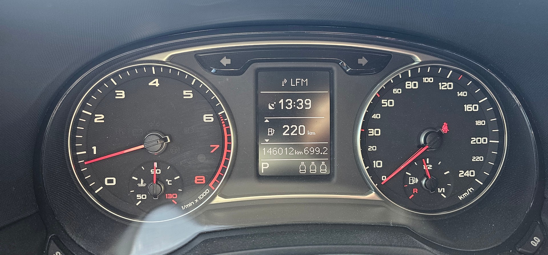 AUDI A1 Sportback 1.4 TFSI Attraction S-tronic-image-5