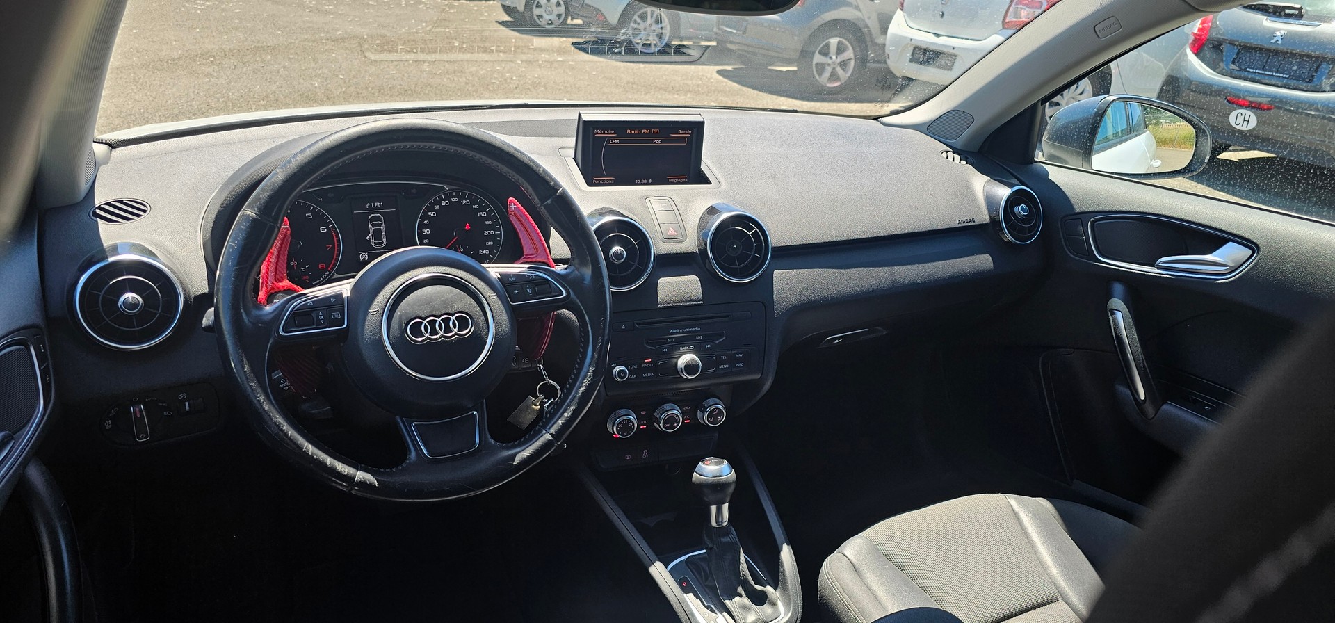 AUDI A1 Sportback 1.4 TFSI Attraction S-tronic-image-4
