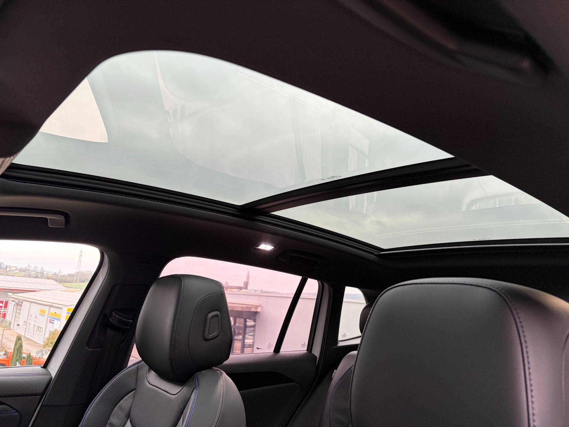 VW Tiguan 2.0 TDI SCR R-Line DSG-image-21