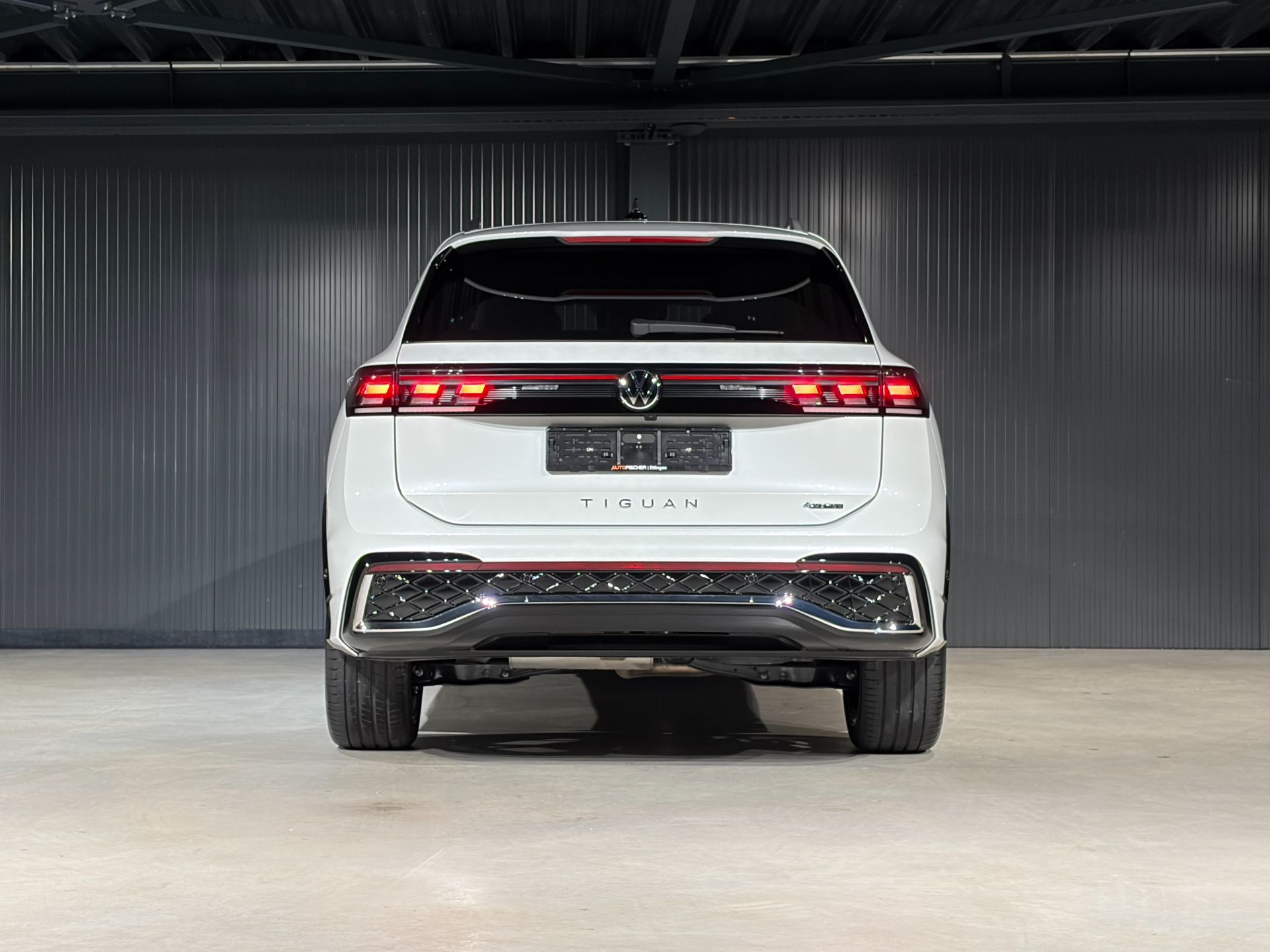 VW Tiguan 2.0 TDI SCR R-Line DSG-image-5