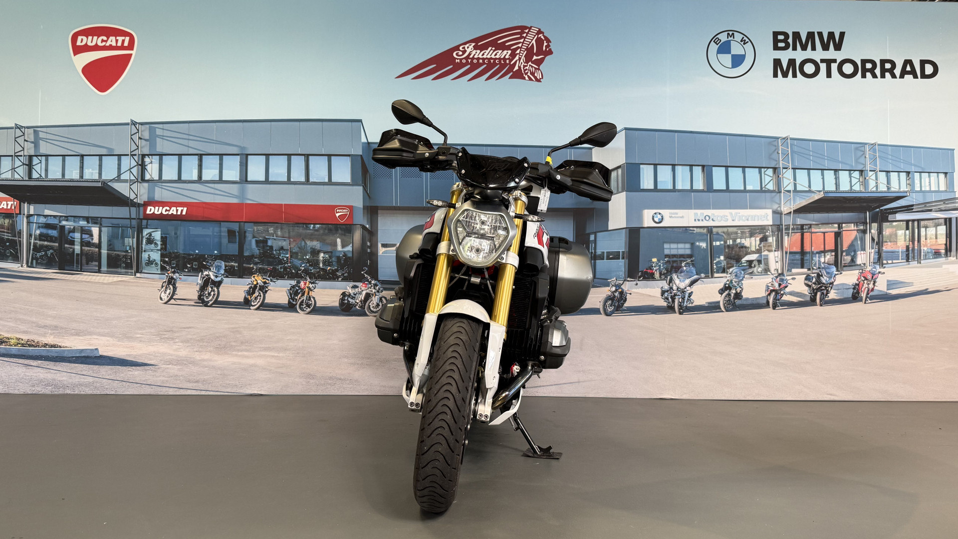 BMW R 1200 R-image-1