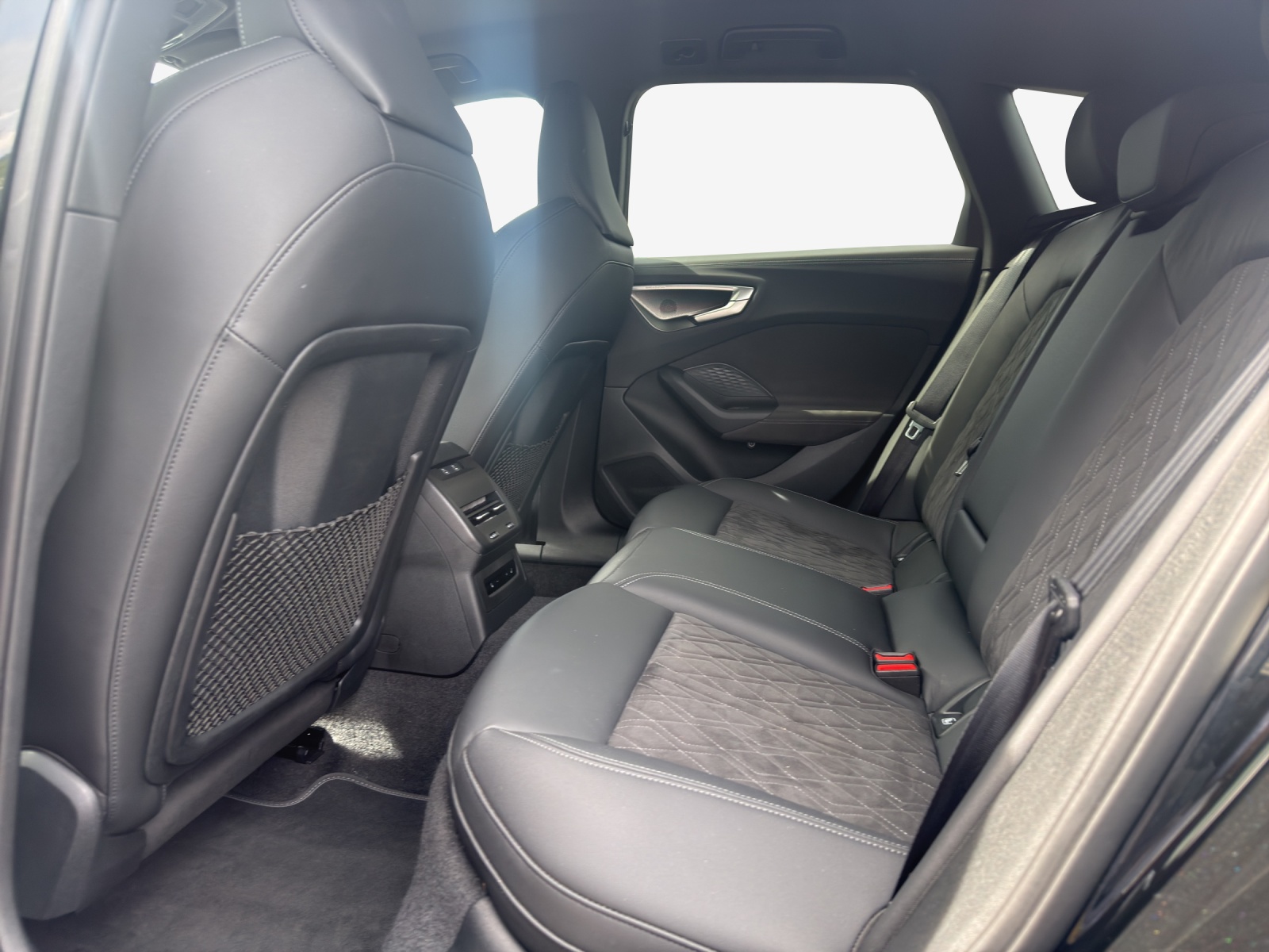 AUDI A5 Avant TDI quattro 150 kW S tronic-image-11