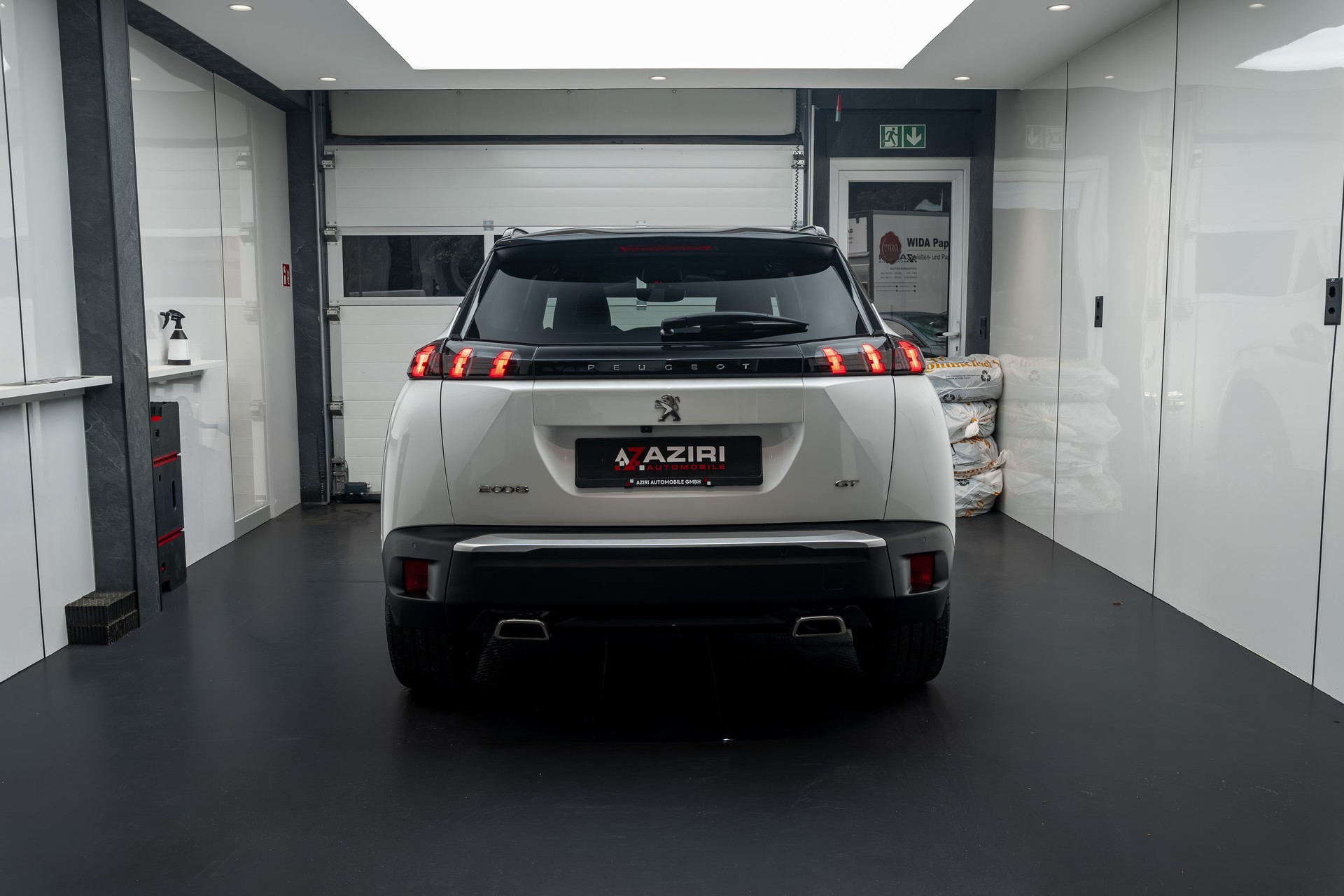 PEUGEOT 2008 1.2 PureTech GT EAT8-image-5