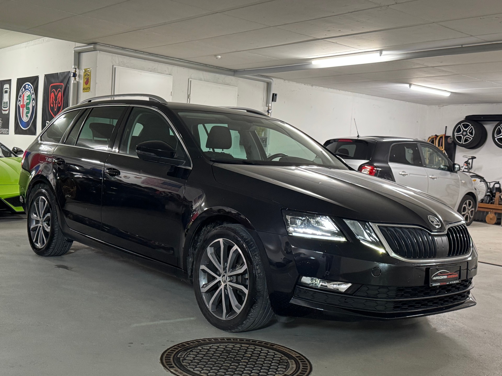 SKODA Octavia Combi 1.8 TSI Swiss Line 25 4x4 DSG mit AHK-image-2