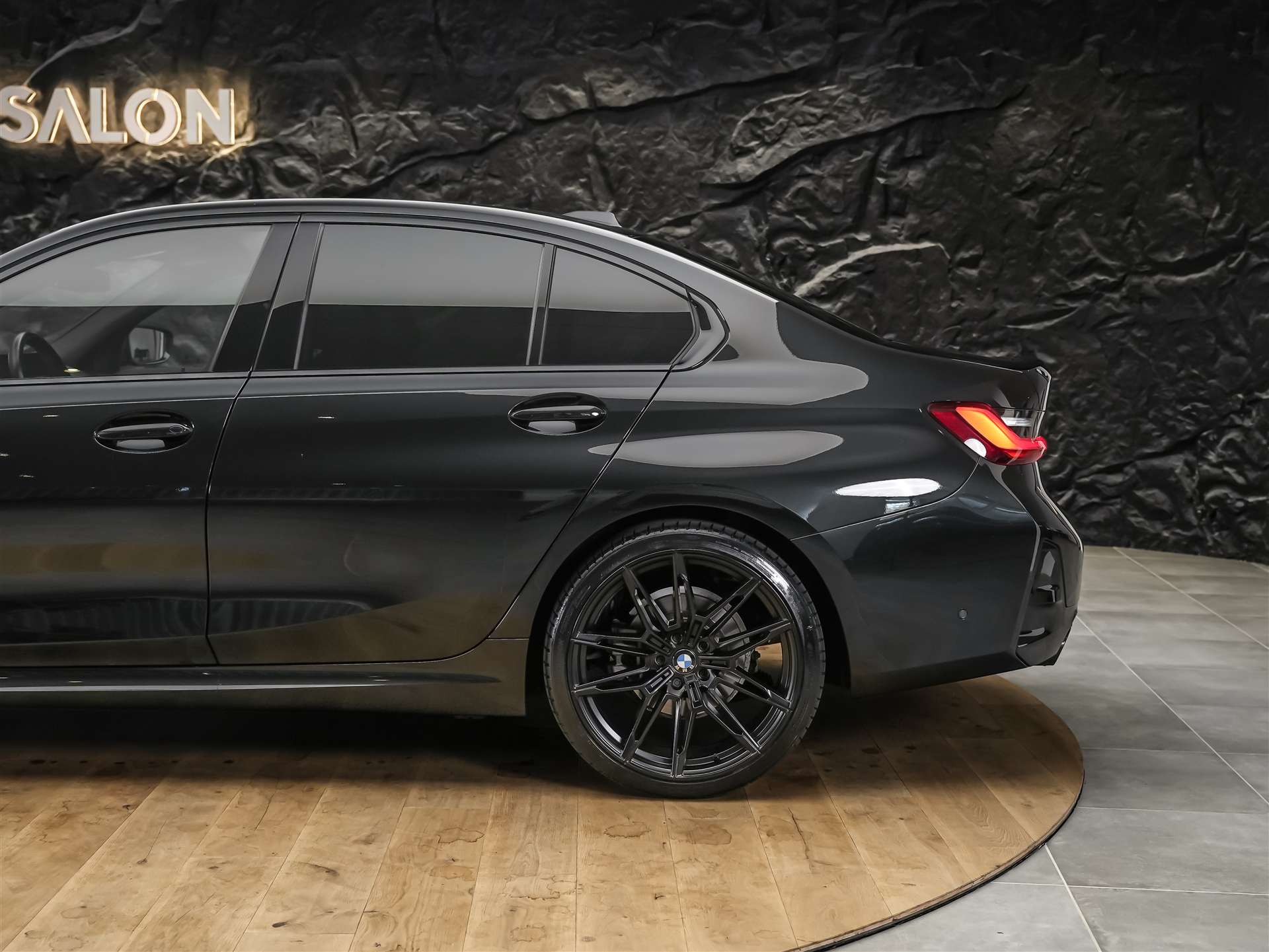 BMW 320d xDrive M Sport *Werksgarantie*20" Felgen*Abstandsregler*Standheizung*-image-17