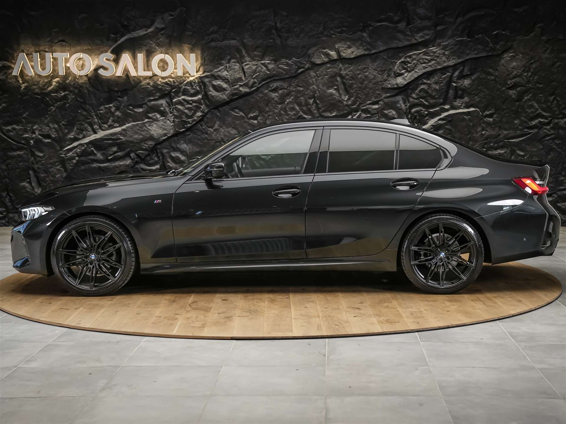 BMW 320d xDrive M Sport *Werksgarantie*20" Felgen*Abstandsregler*Standheizung*-showroom-element-2