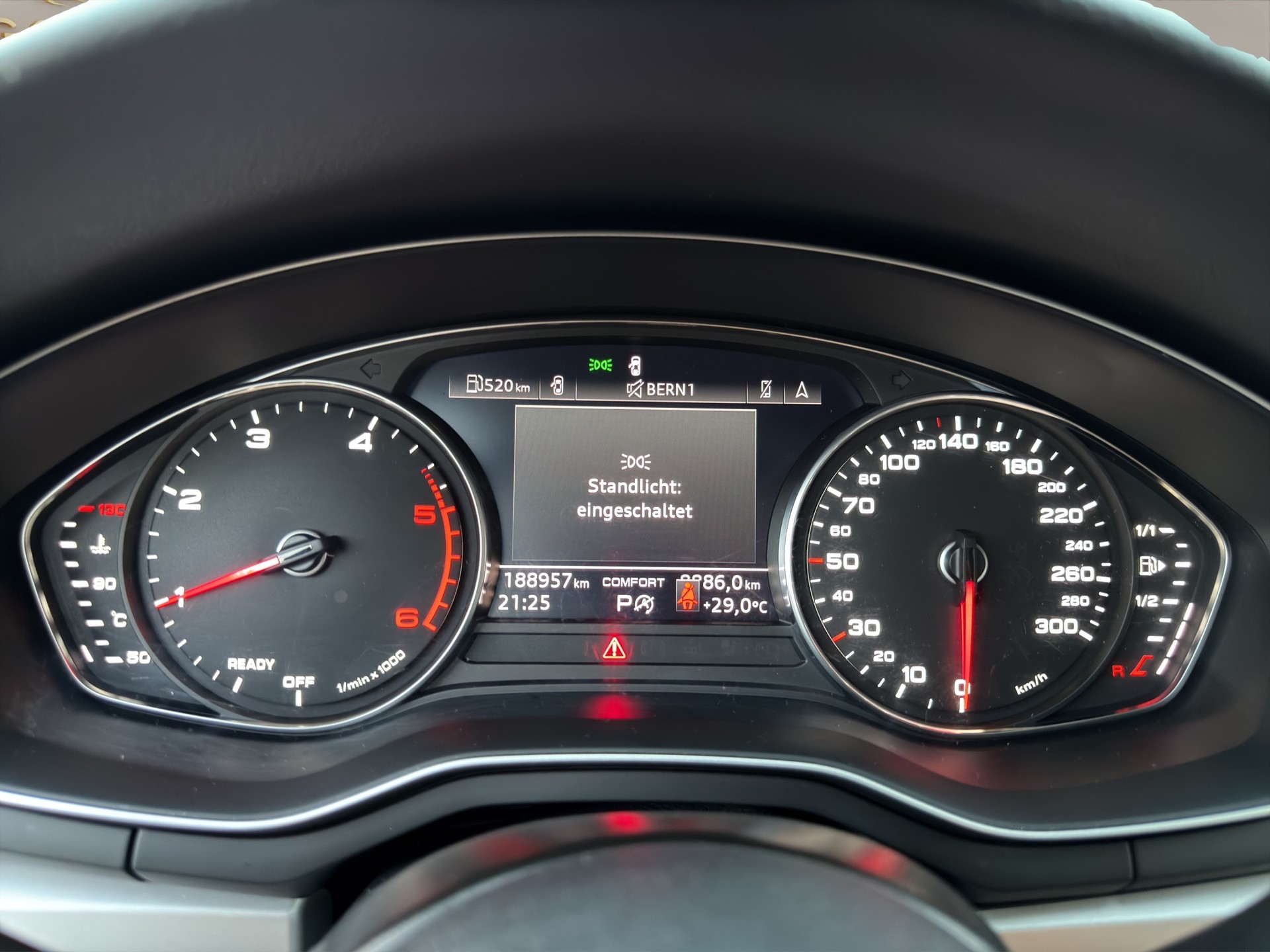 AUDI A4 Avant 40 TDI quattro S-tronic-image-9