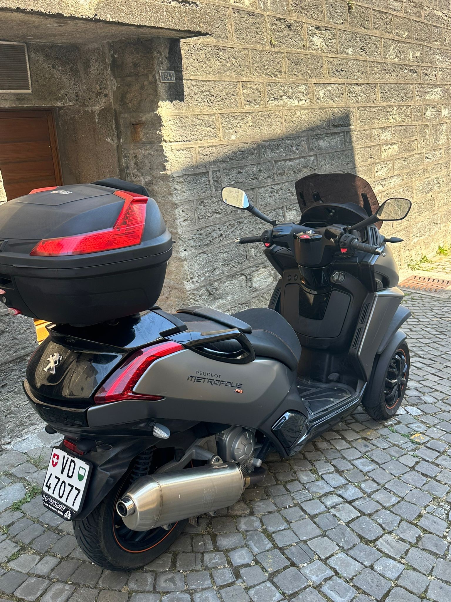 PEUGEOT Metropolis 400-image-3