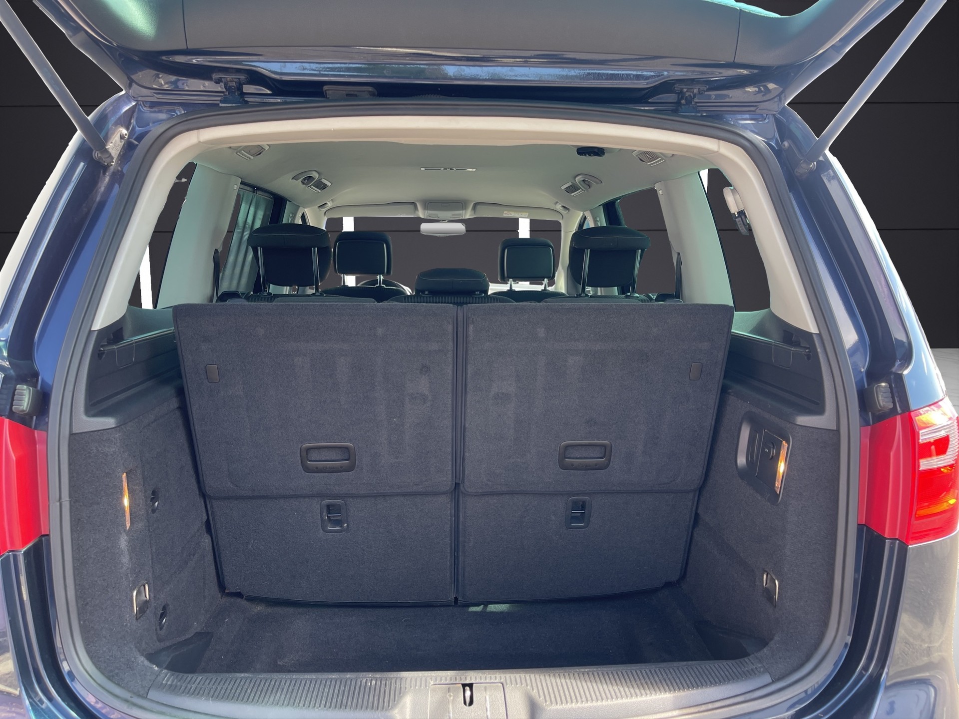 SEAT Alhambra 2.0 TDI 7 Plätzer-image-16