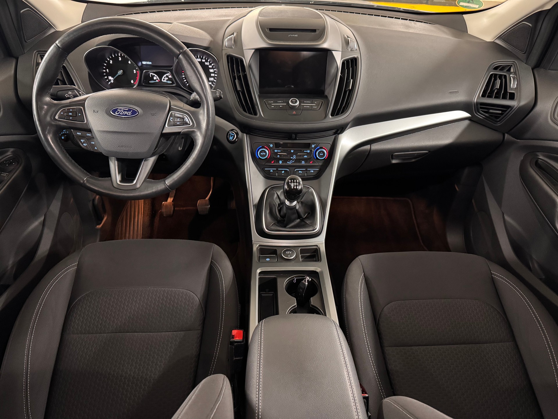 FORD Kuga 1.5 TDCi Titanium 2WD-image-10