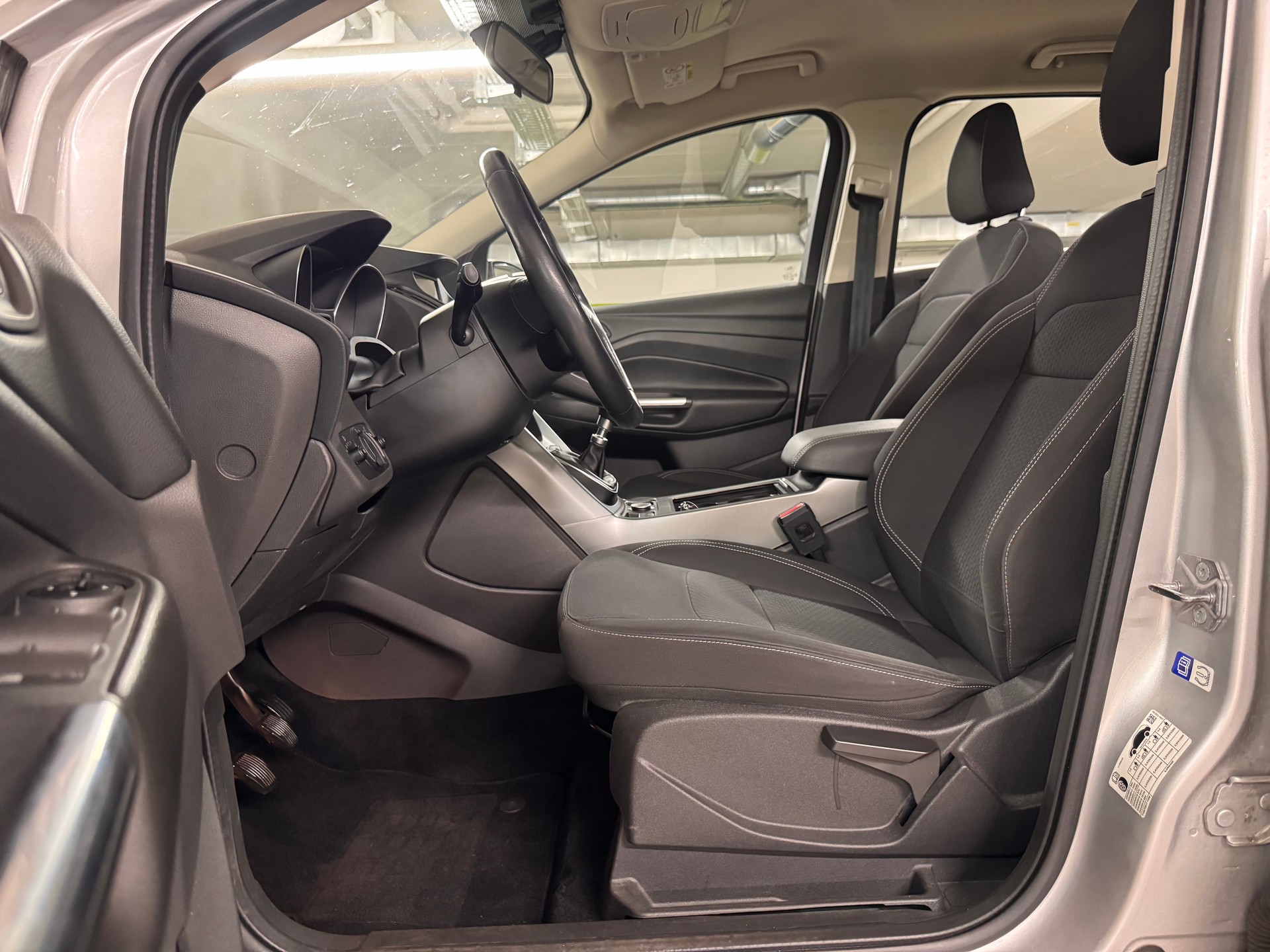 FORD Kuga 1.5 TDCi Titanium 2WD-image-13