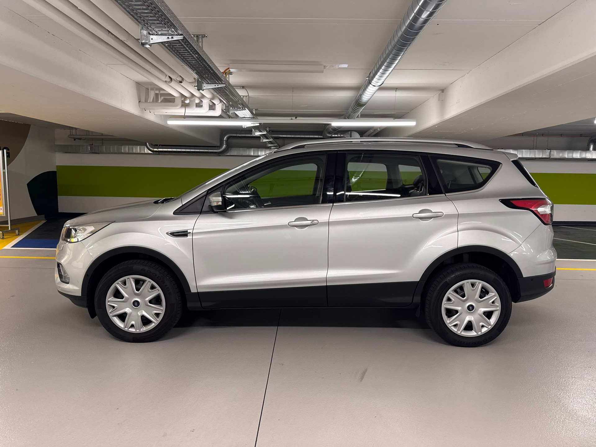 FORD Kuga 1.5 TDCi Titanium 2WD-image-6