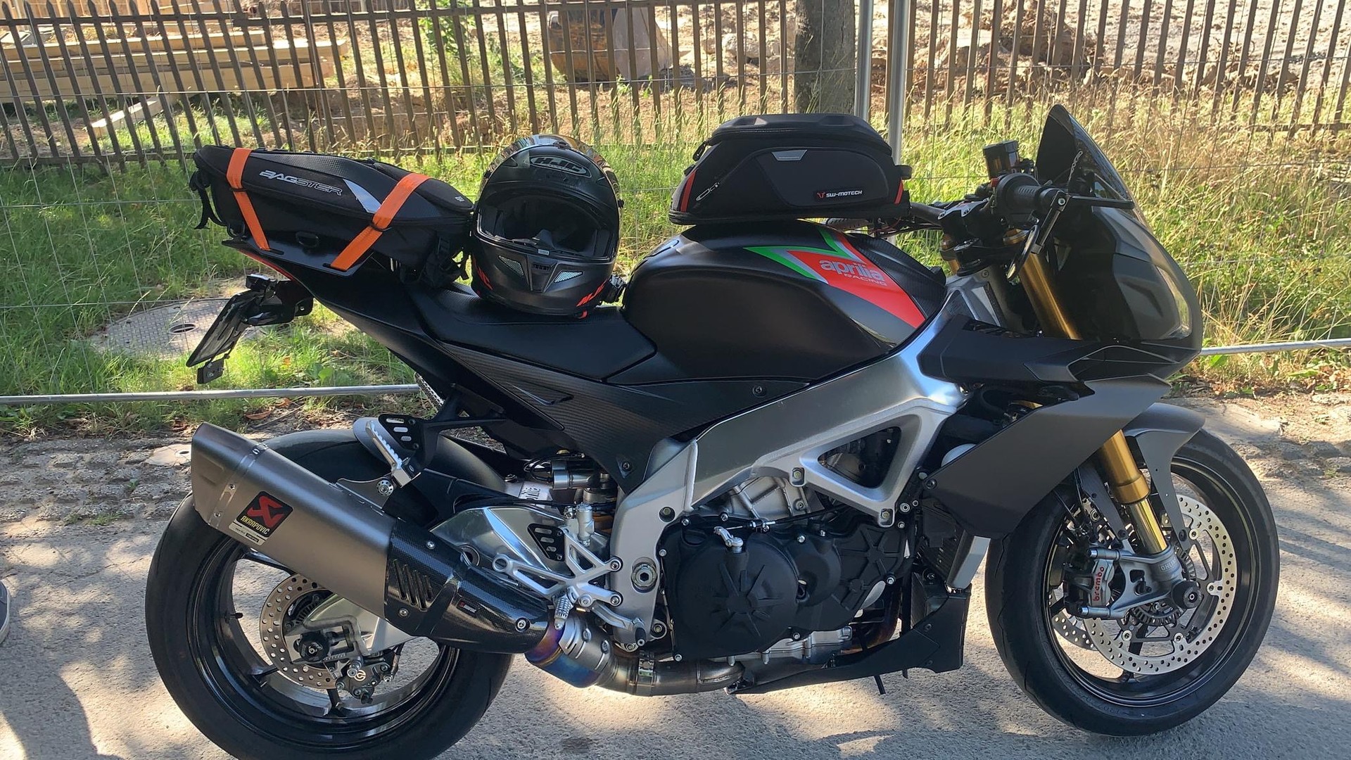 APRILIA Tuono V4 1100 Factory Semi Active Suspension-image-2