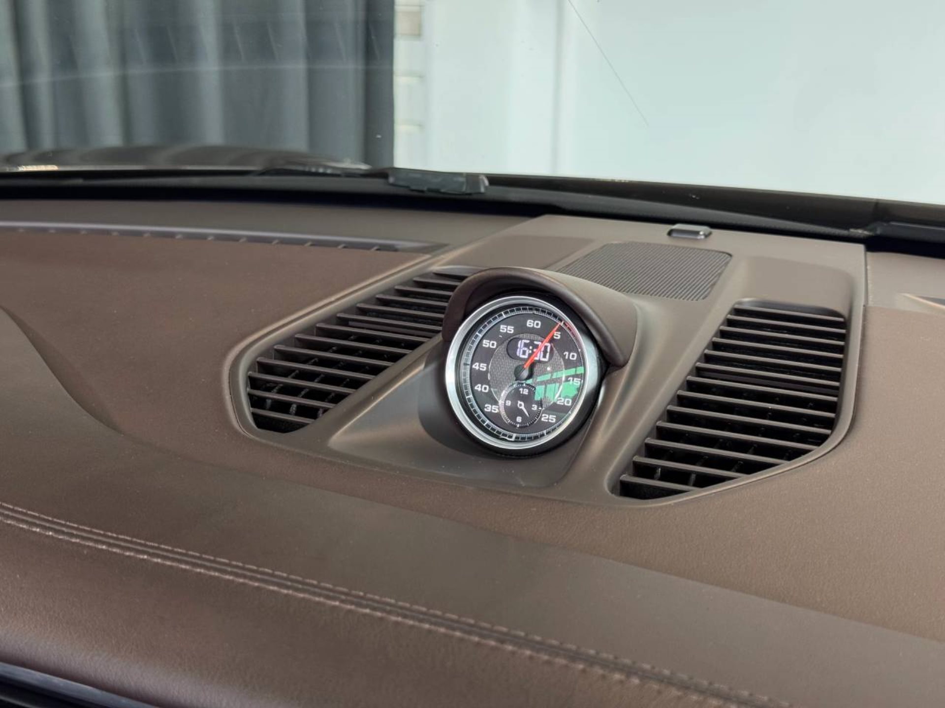 PORSCHE 911 Carrera 4S Cabriolet-image-27