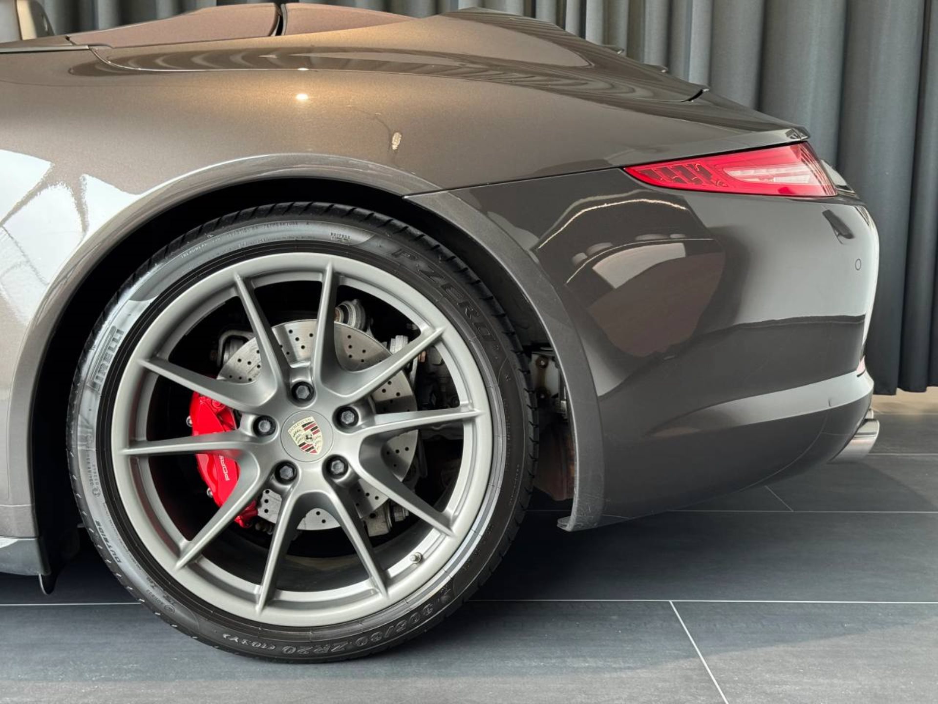 PORSCHE 911 Carrera 4S Cabriolet-image-11