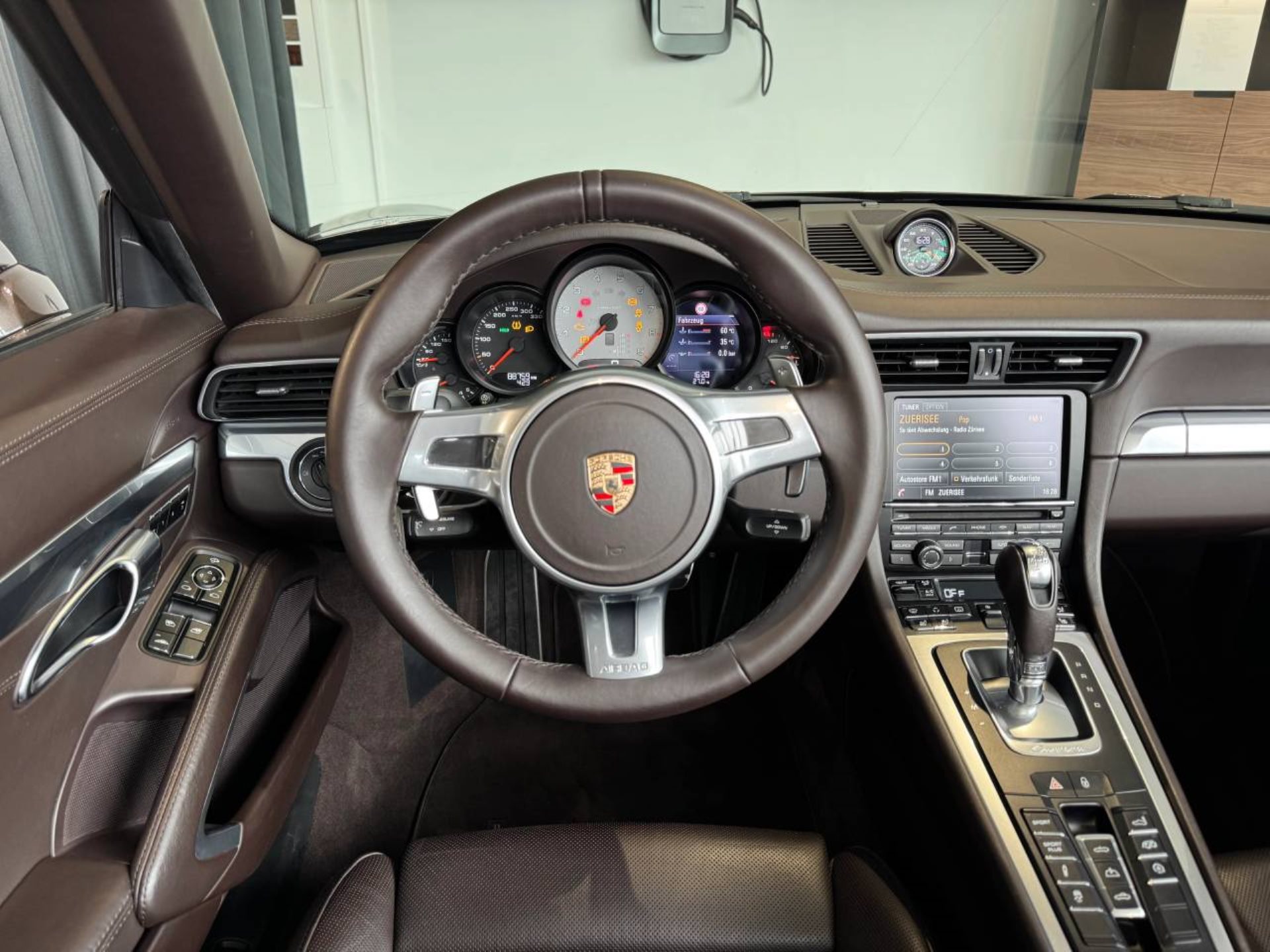 PORSCHE 911 Carrera 4S Cabriolet-image-14