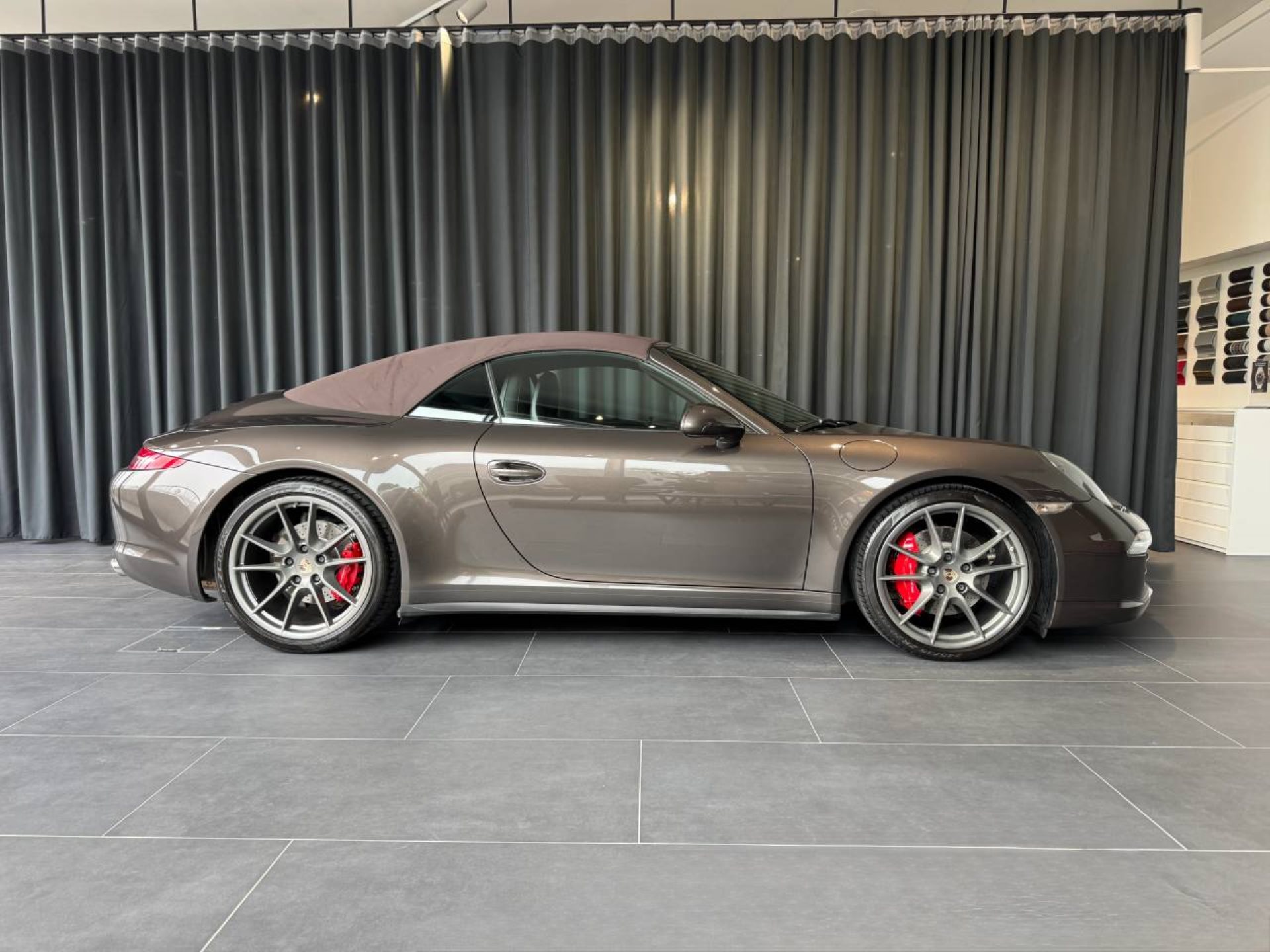 PORSCHE 911 Carrera 4S Cabriolet-image-7