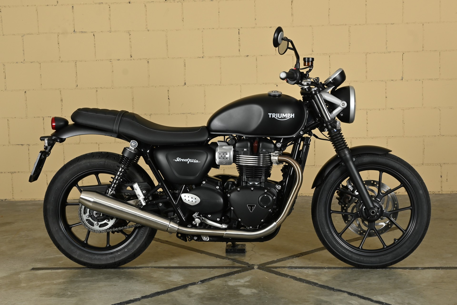 TRIUMPH Street Twin 900 i-image-0