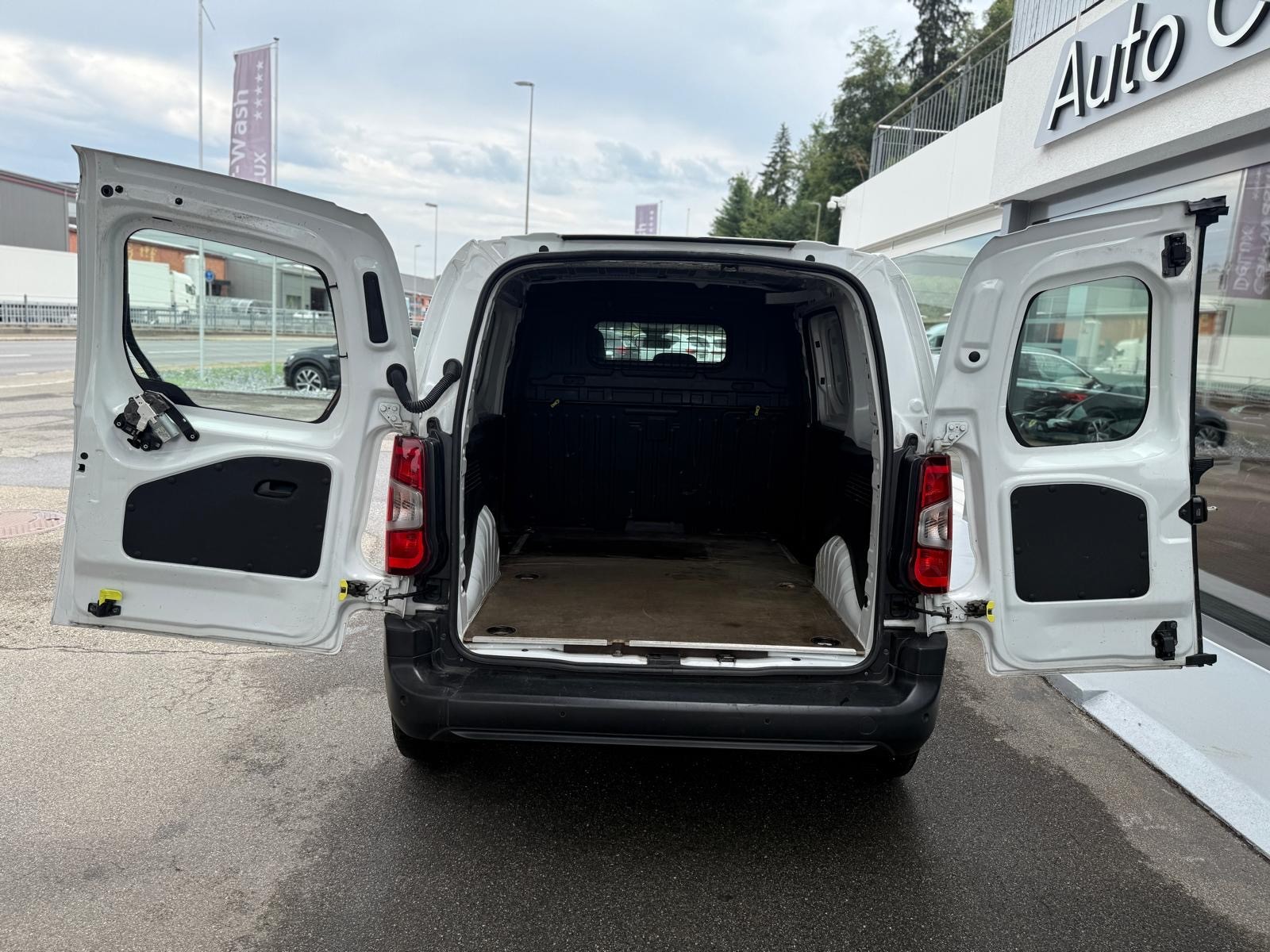 OPEL Combo Cargo 1.5 Diesel-image-16