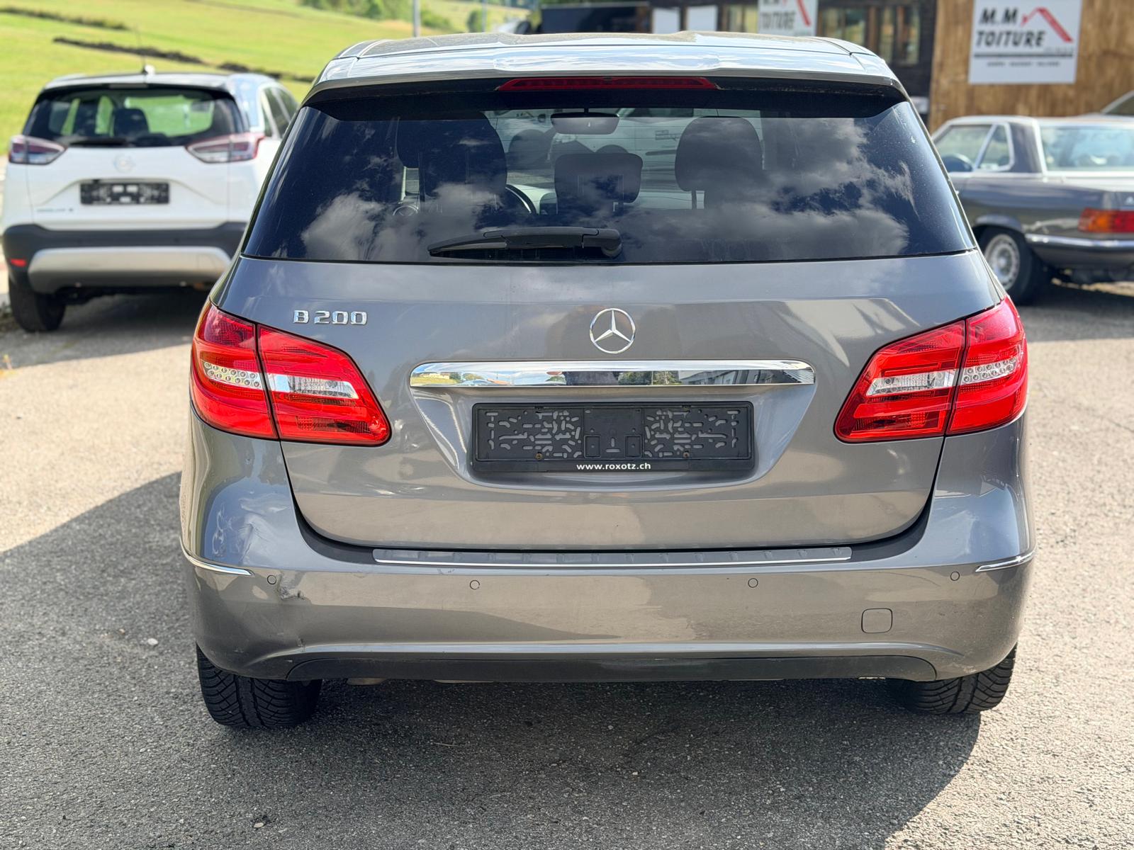 MERCEDES-BENZ B 200-image-4