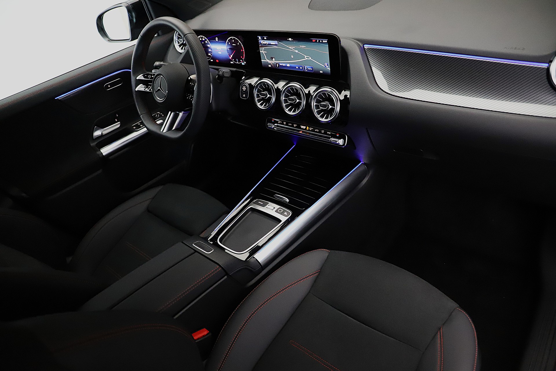 MERCEDES-BENZ GLA 200d 8G-DCT AMG Advance Plus und Night Paket-image-6
