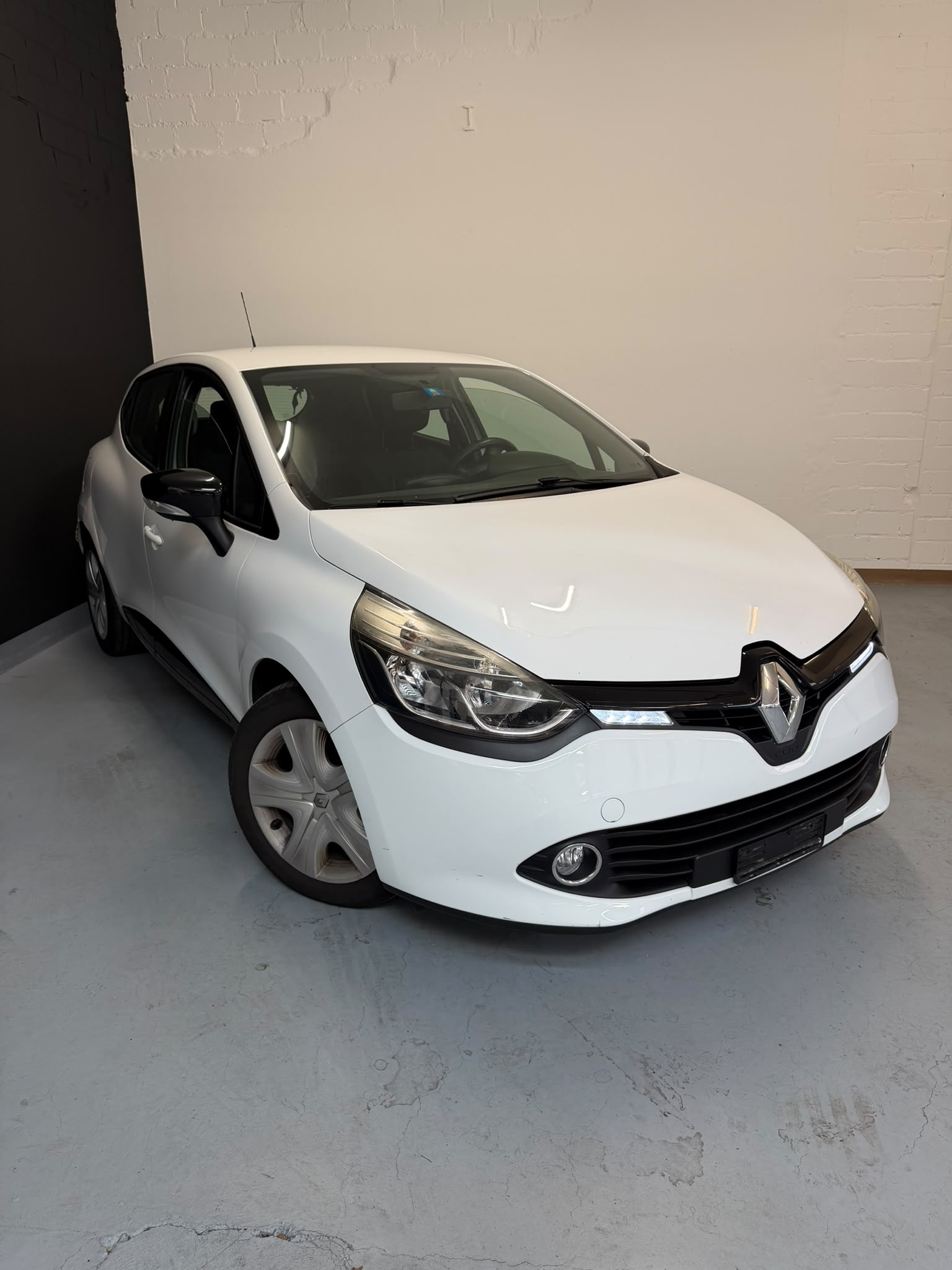 RENAULT Clio 0.9 12V Swiss Edition ***CH-Fahrzeug***