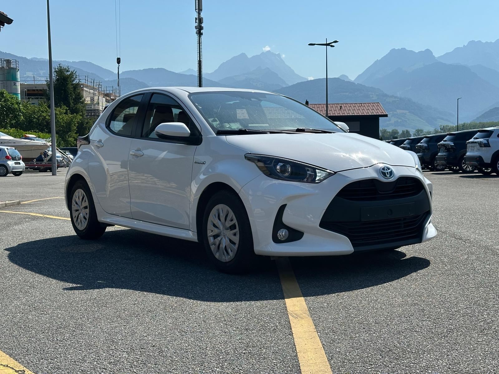 TOYOTA Yaris 1.5 Active e-CVT-image-6