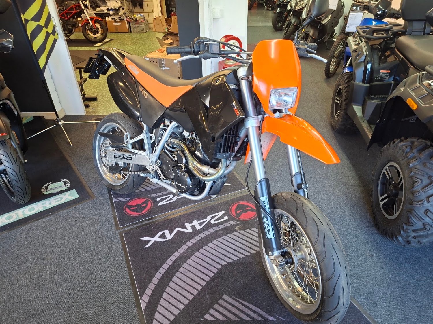 KTM 640 LC4-E Supermoto-image-0
