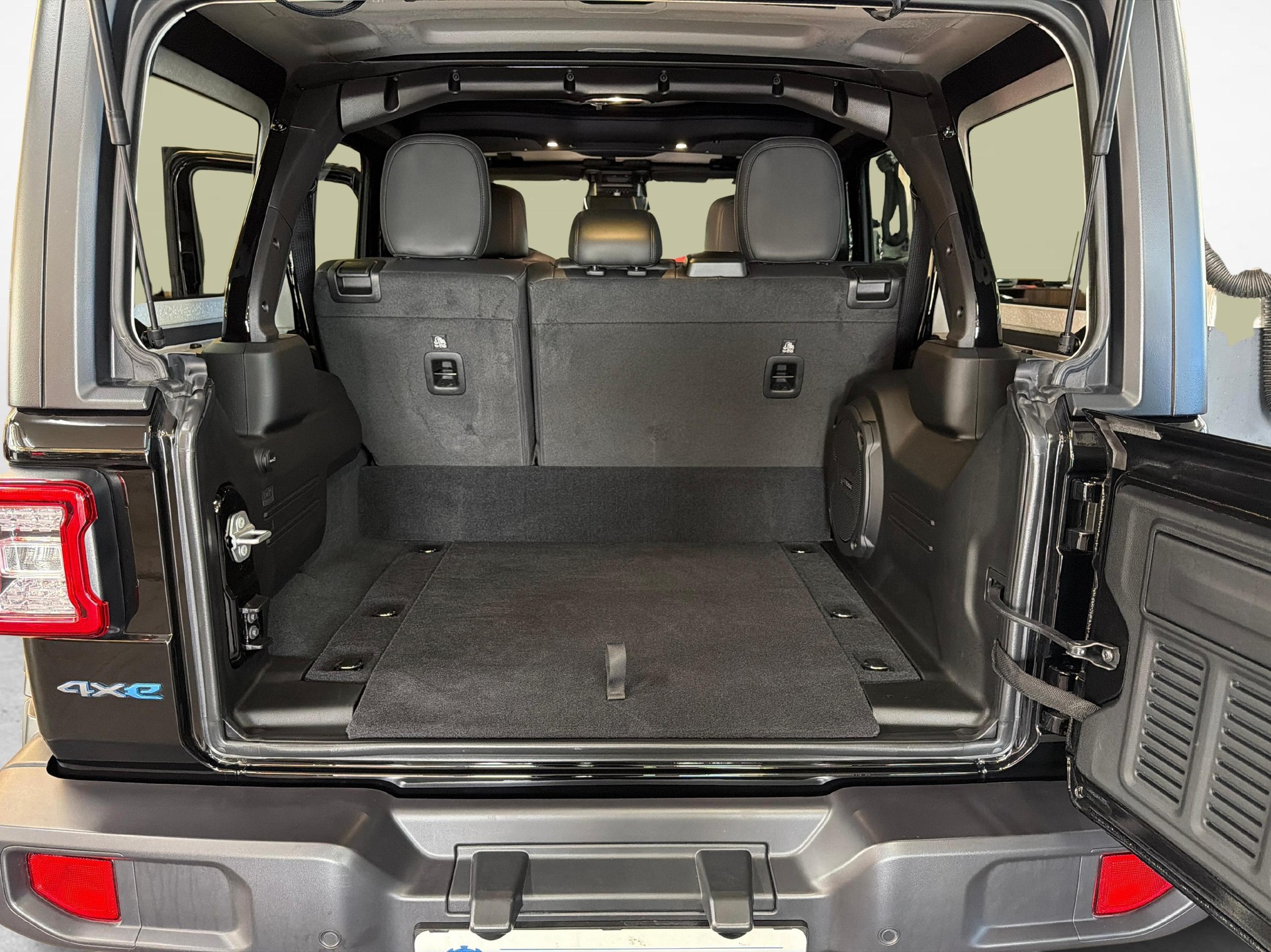 JEEP Wrangler 2.0 Turbo Rubicon Black Kite Unlimited 4xe-image-15
