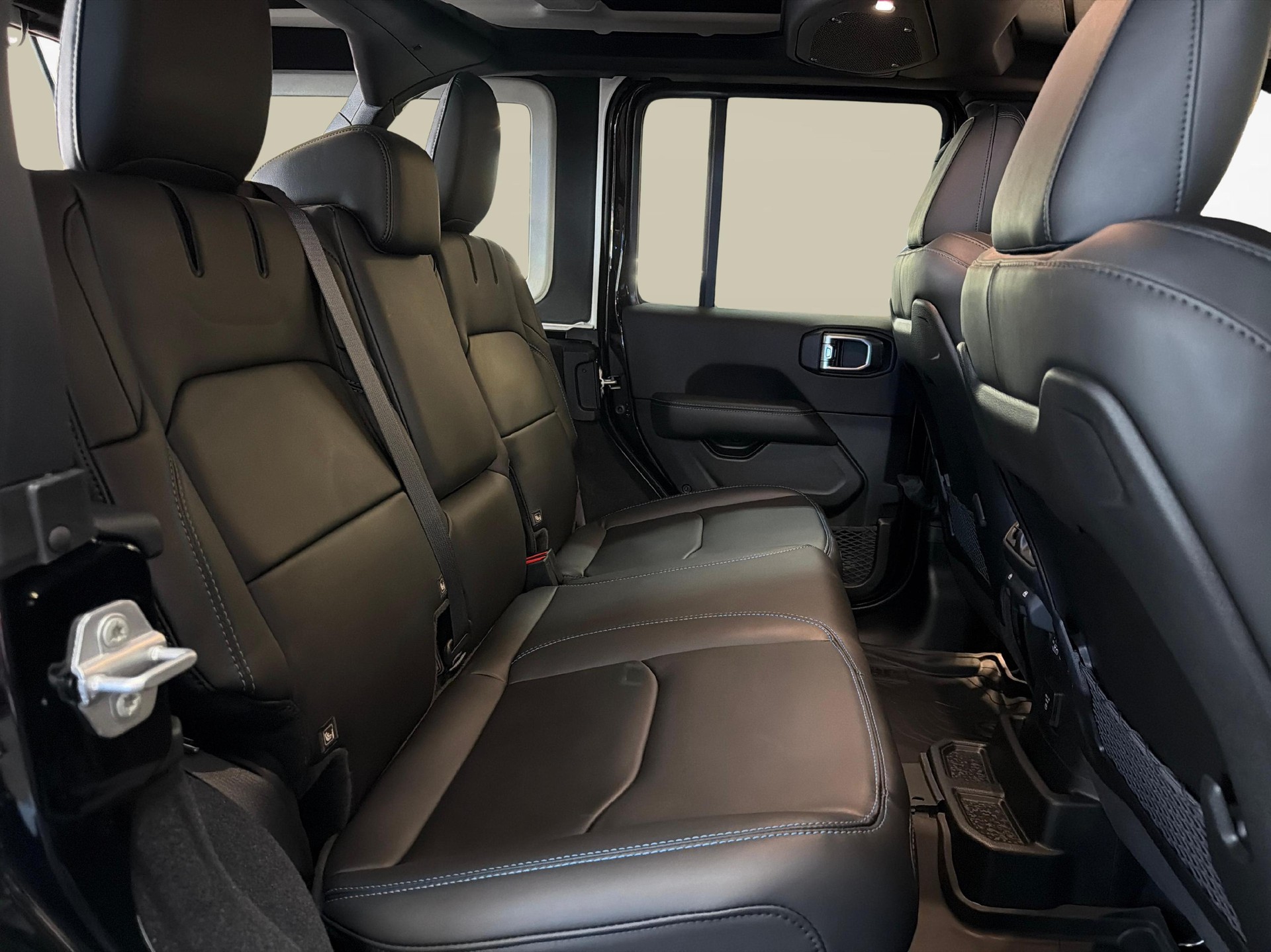 JEEP Wrangler 2.0 Turbo Rubicon Black Kite Unlimited 4xe-image-14