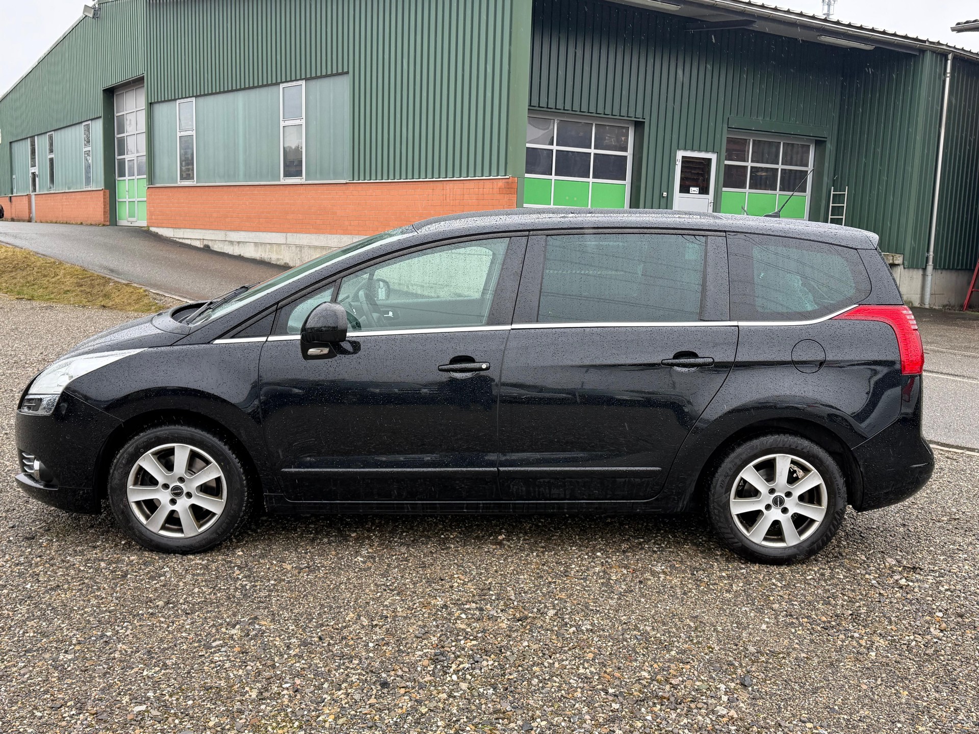 PEUGEOT 5008 2.0 HDI Style-image-8