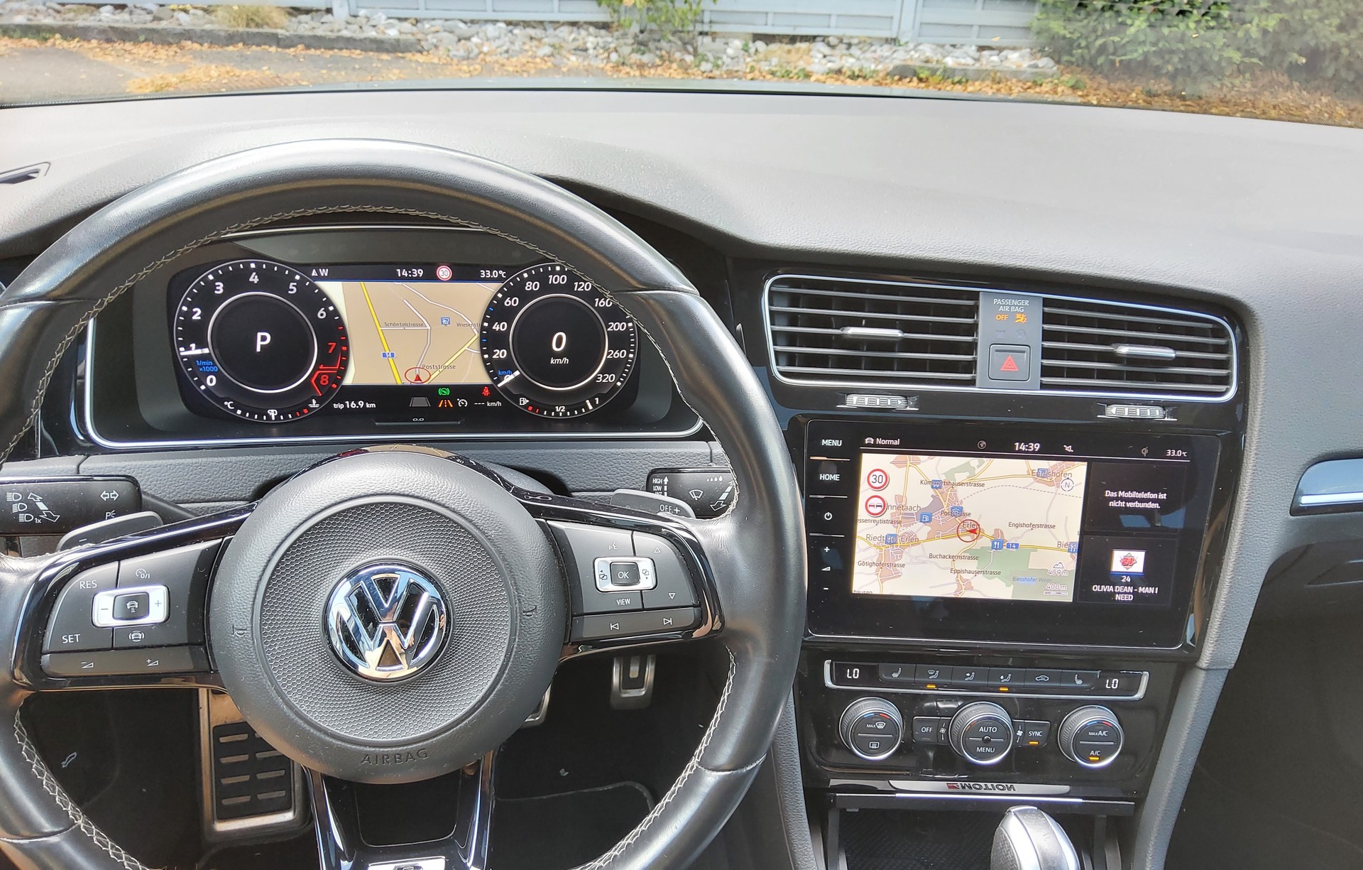 VW Golf 2.0 TSI R 4Motion DSG-image-11