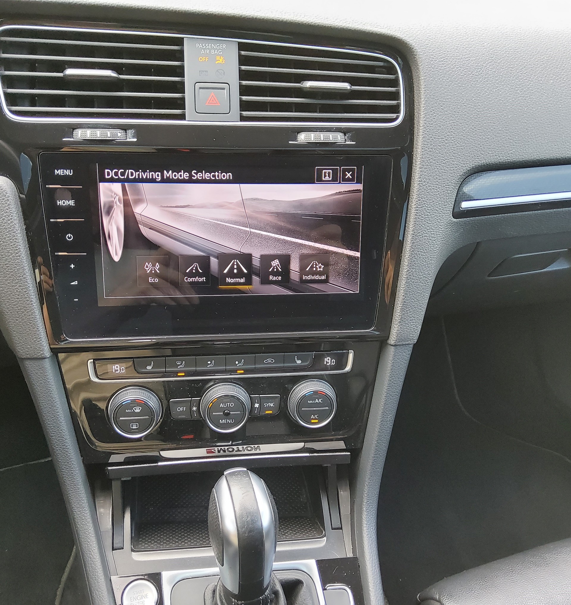 VW Golf 2.0 TSI R 4Motion DSG-image-15