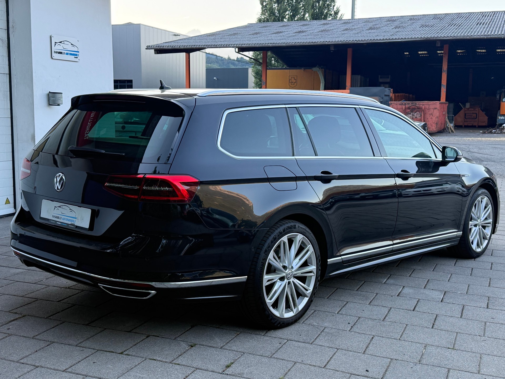 VW Passat Variant 2.0 TDI BMT High. DSG 4Motion-image-6