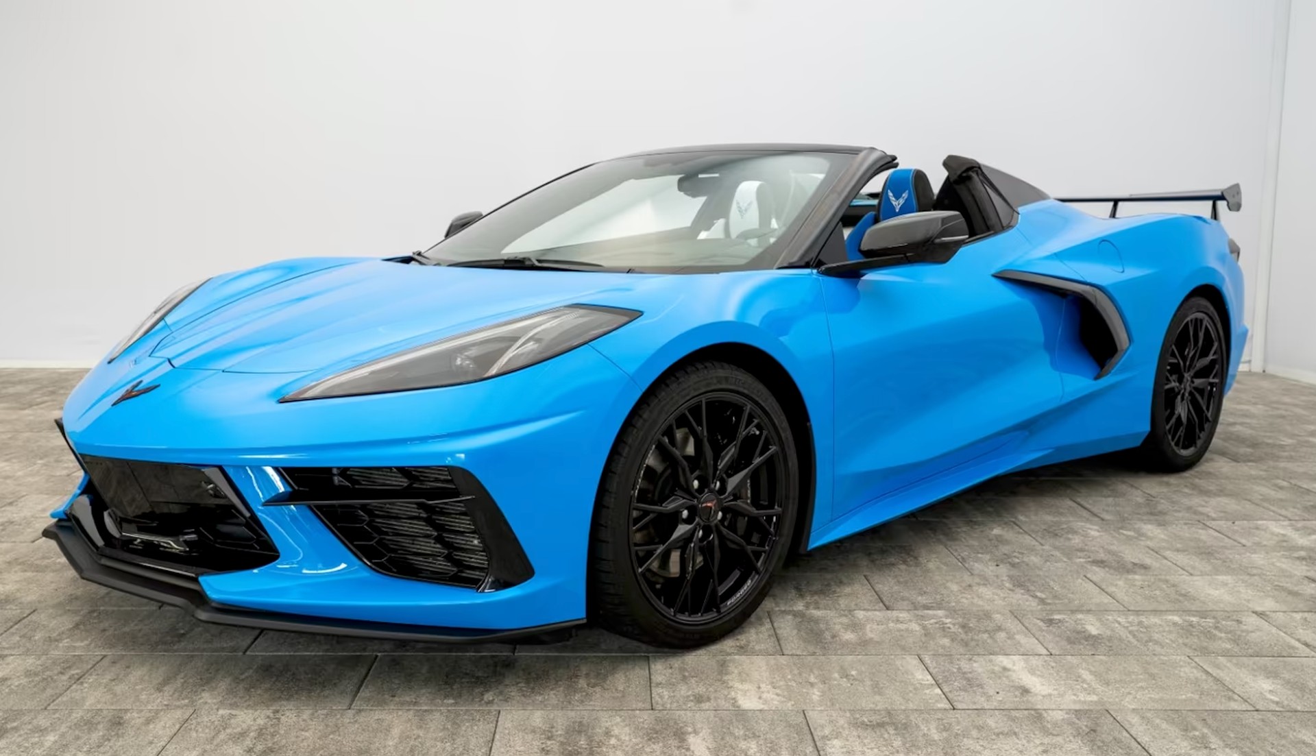 CHEVROLET CORVETTE CABRIOLET STINGRAY 3LT*Z51 PERFORMANCE PAKET*-showroom-element-2