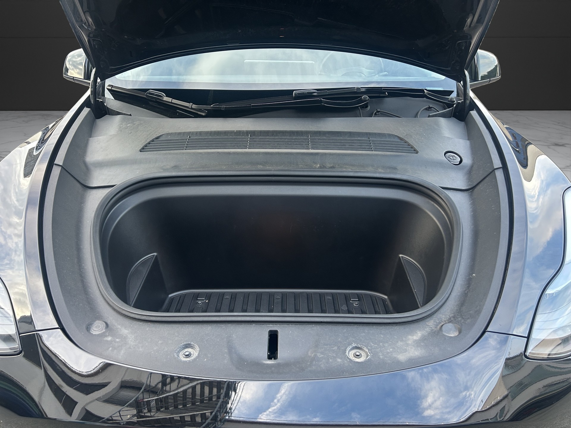 TESLA Model Y Long Range Dual Motor AWD / Batterie 92% / AMD /-image-12