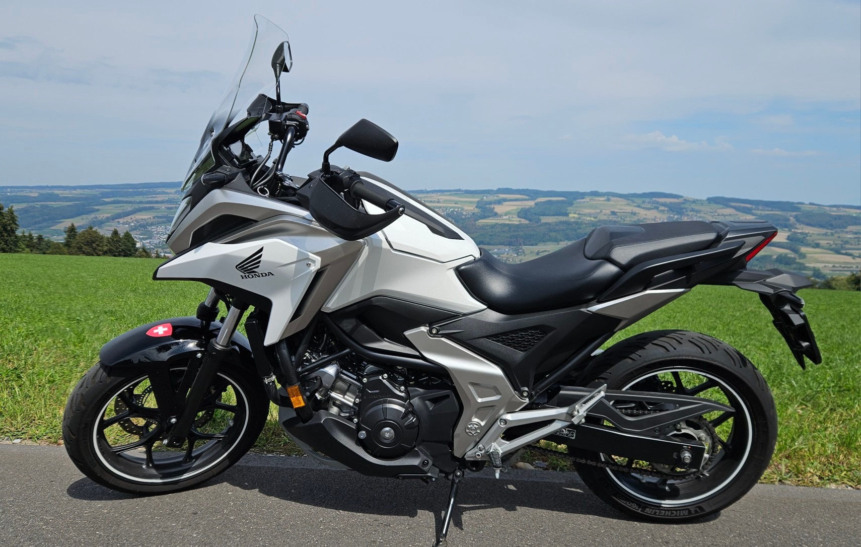 HONDA NC 750 X DCT-showroom-element-1