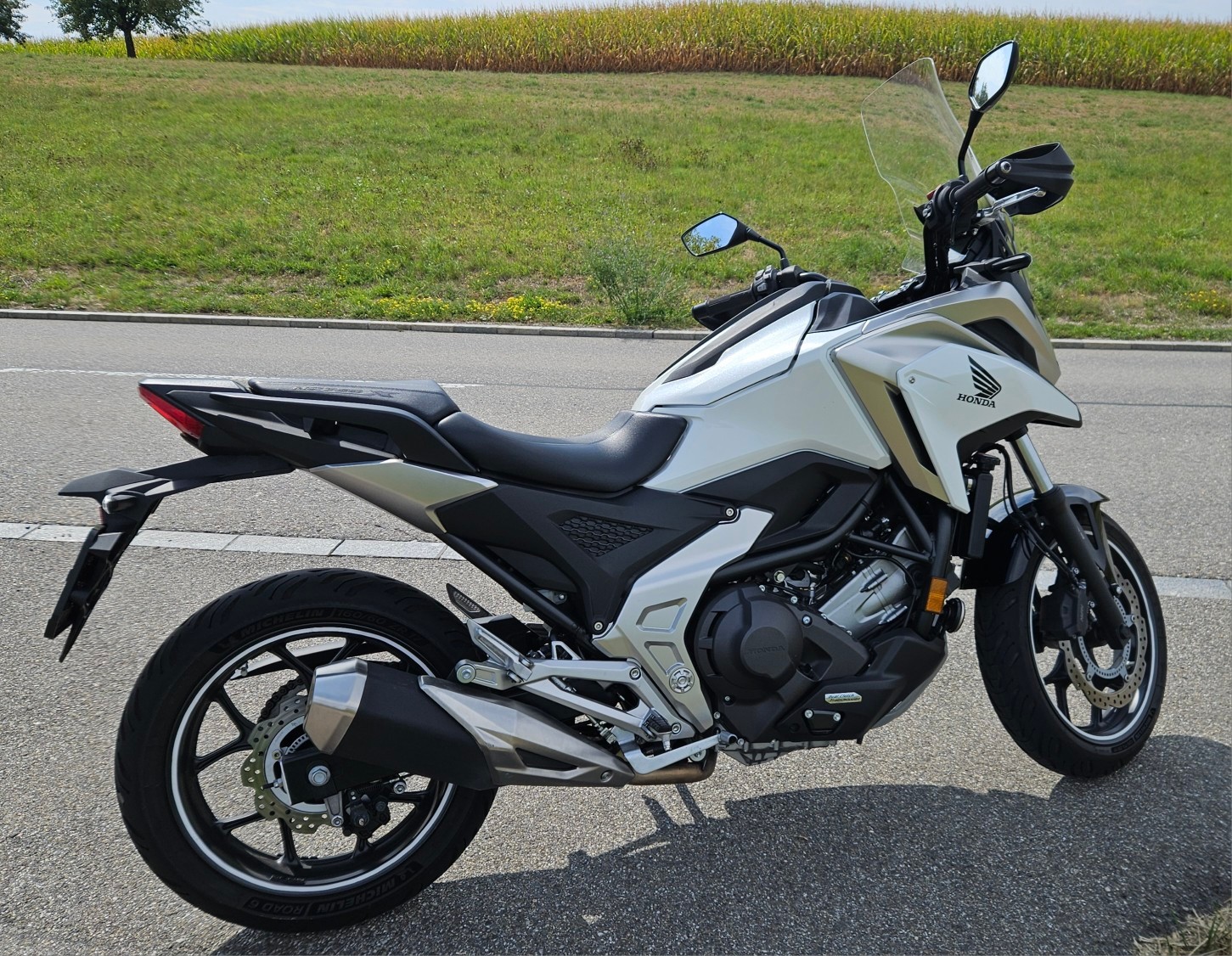 HONDA NC 750 X DCT-showroom-element-1