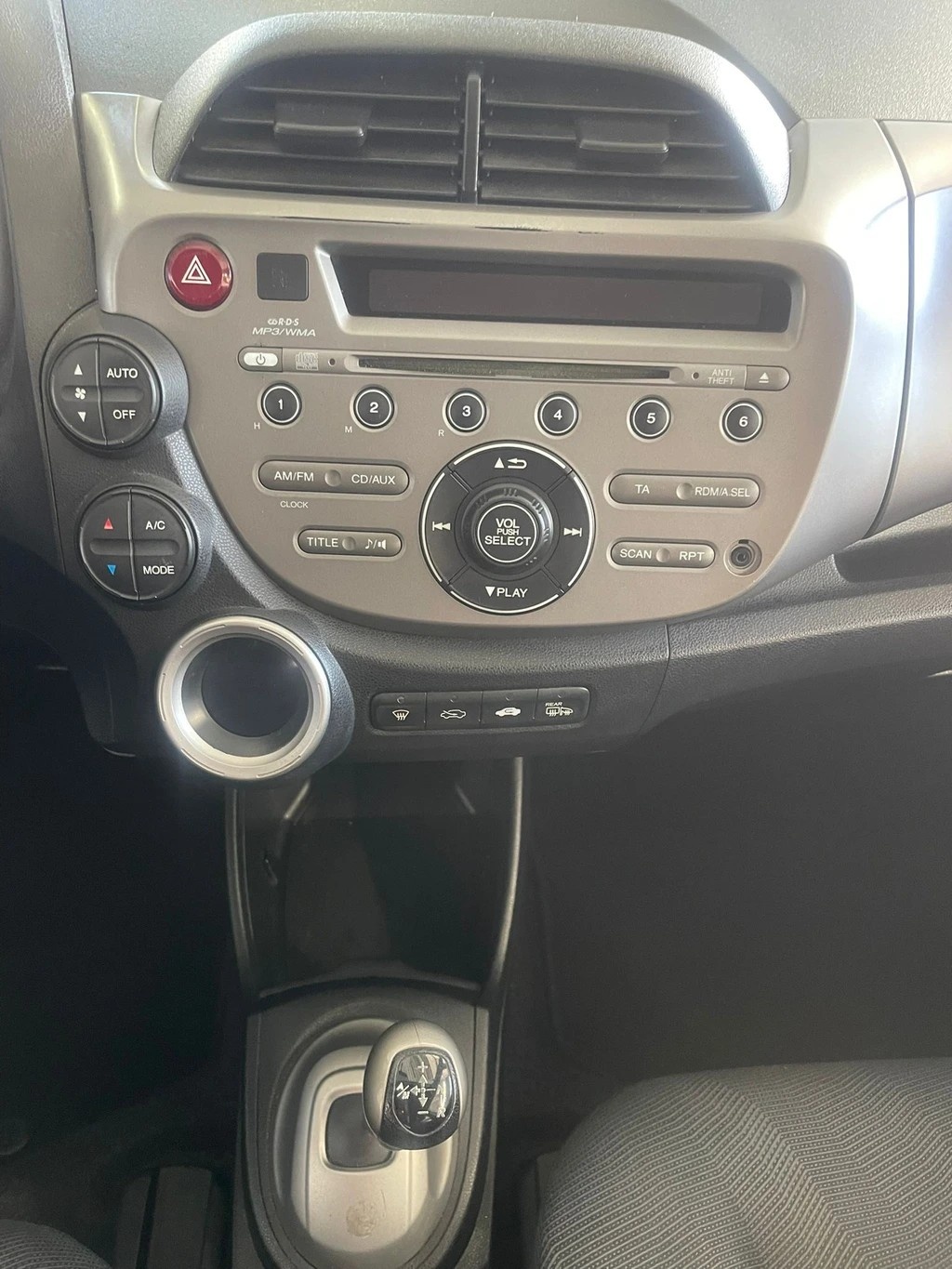 HONDA Jazz 1.4i Elegance i-Shift-image-12