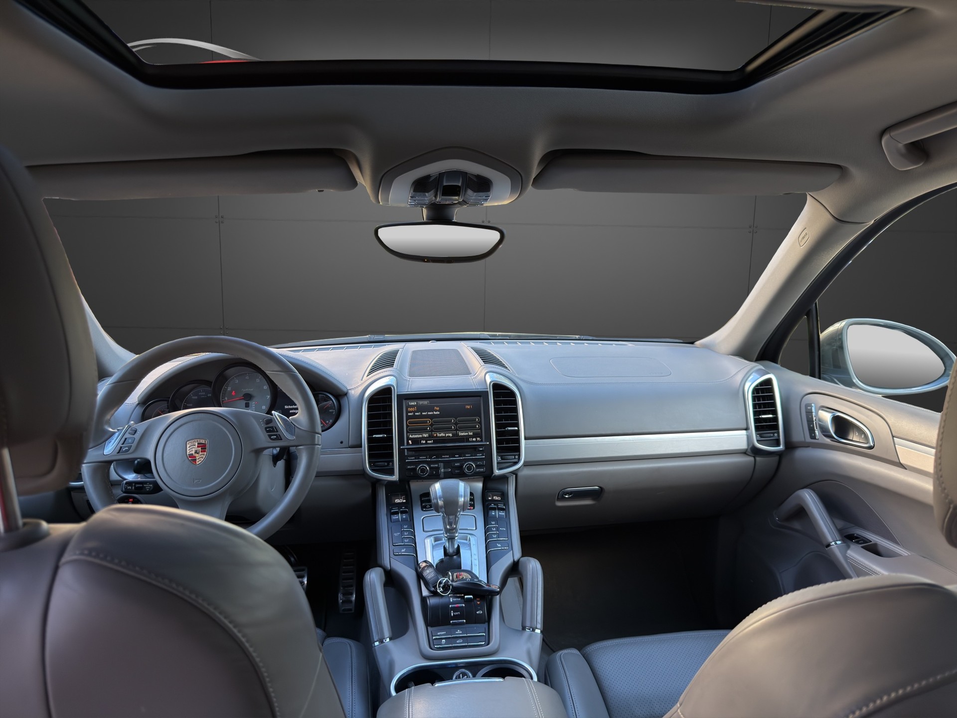 PORSCHE Cayenne S Hybrid-image-12