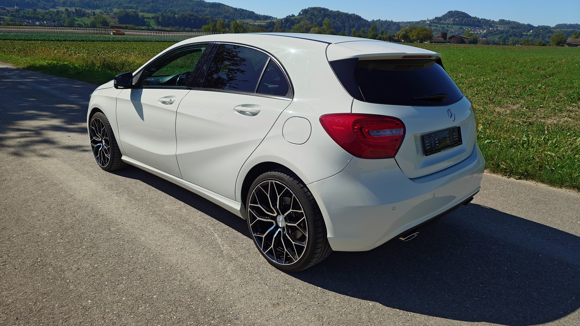 MERCEDES-BENZ A 200 Night Star-showroom-element-2