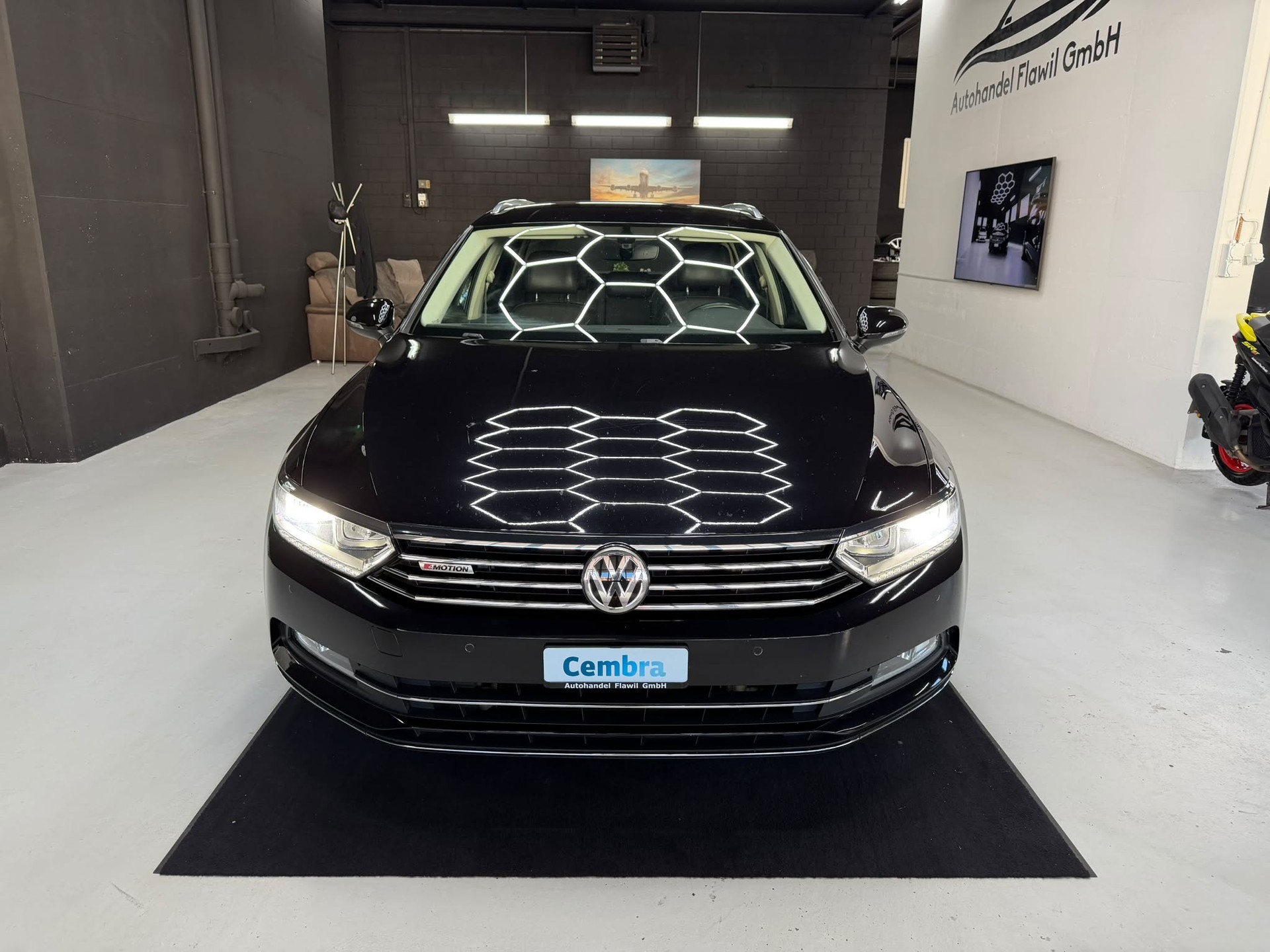 VW Passat Variant 2.0 TDI BMT Highline DSG 4Motion-showroom-element-1