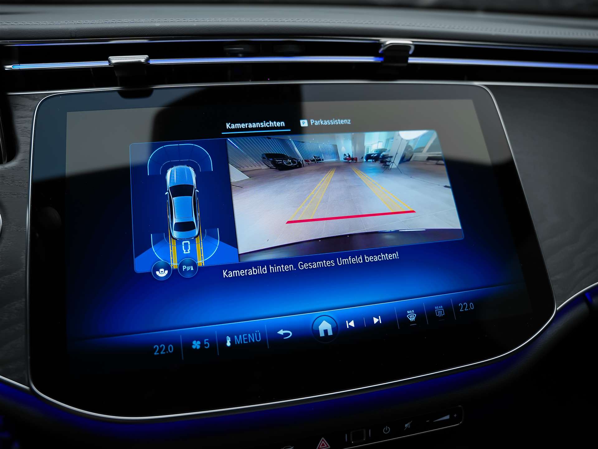 MERCEDES-BENZ E 220 d AMG Line 9G-Tronic *21" Felgen*Werksgarantie*Panorama*Lenkradheizung*-image-43
