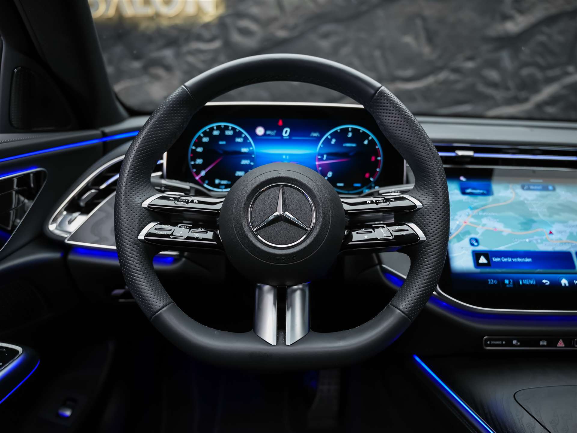 MERCEDES-BENZ E 220 d AMG Line 9G-Tronic *21" Felgen*Werksgarantie*Panorama*Lenkradheizung*-image-28