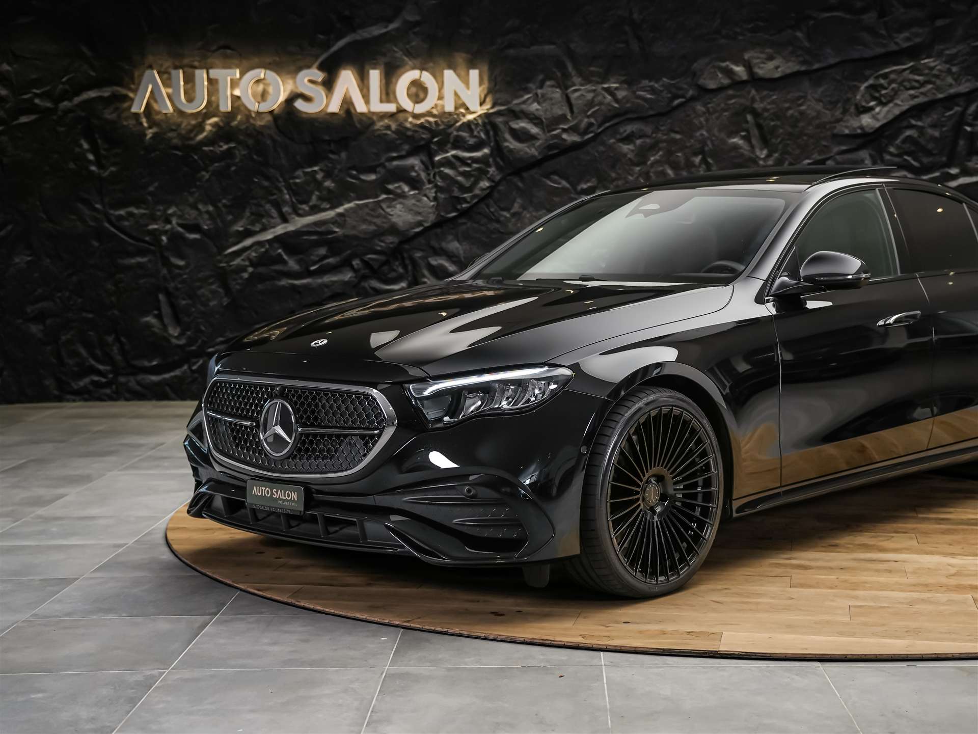 MERCEDES-BENZ E 220 d AMG Line 9G-Tronic *21" Felgen*Werksgarantie*Panorama*Lenkradheizung*-image-16