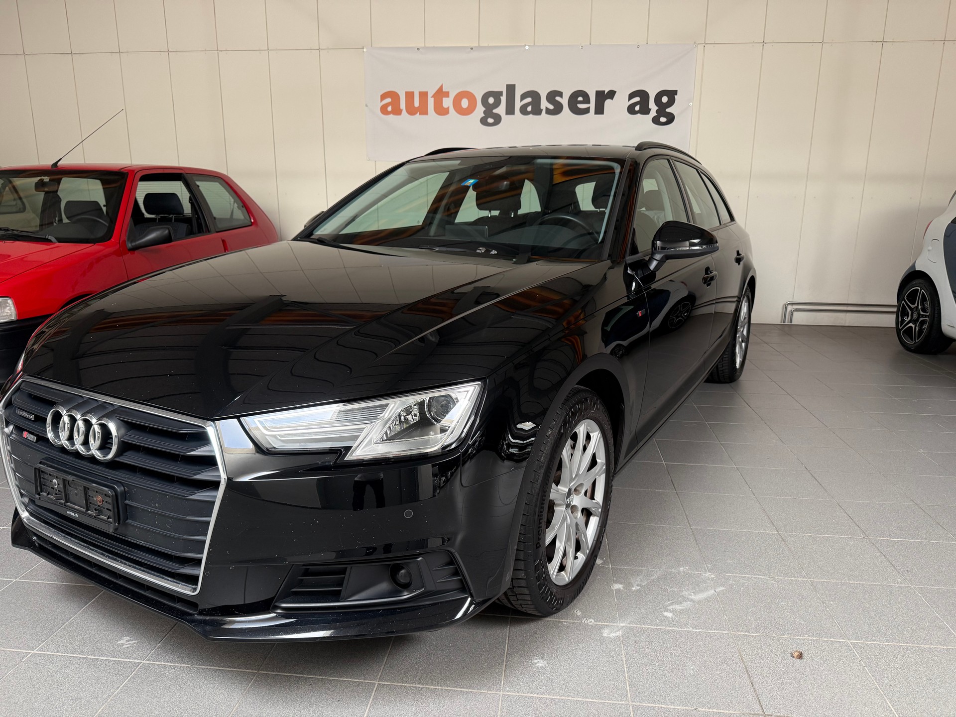 AUDI A4 Avant 2.0 TDI quattro S-tronic-showroom-element-1