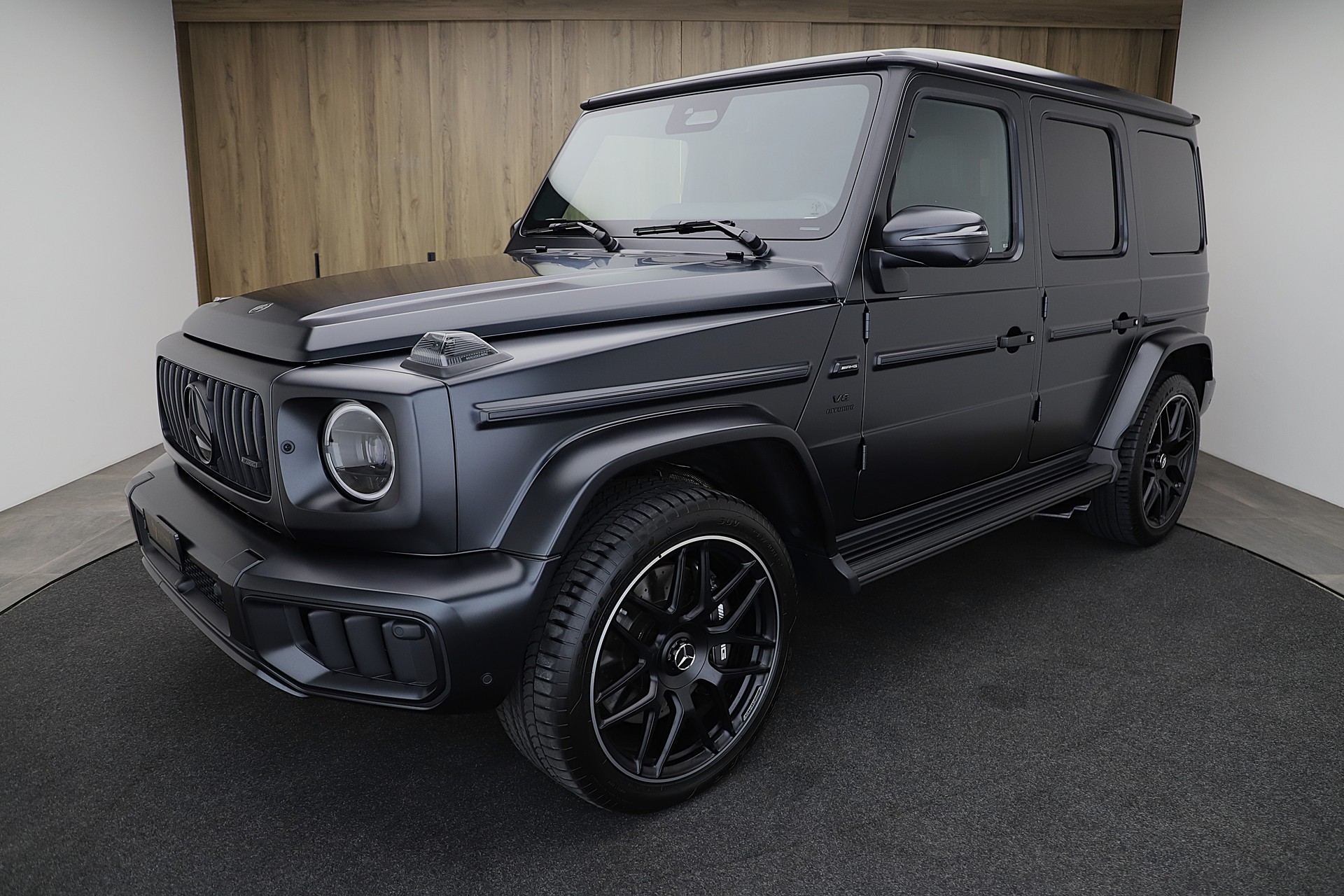 MERCEDES-BENZ G 63 AMG 9G-Tronic Facelift mit 605 PS Exklusive Magno Mattlackierung